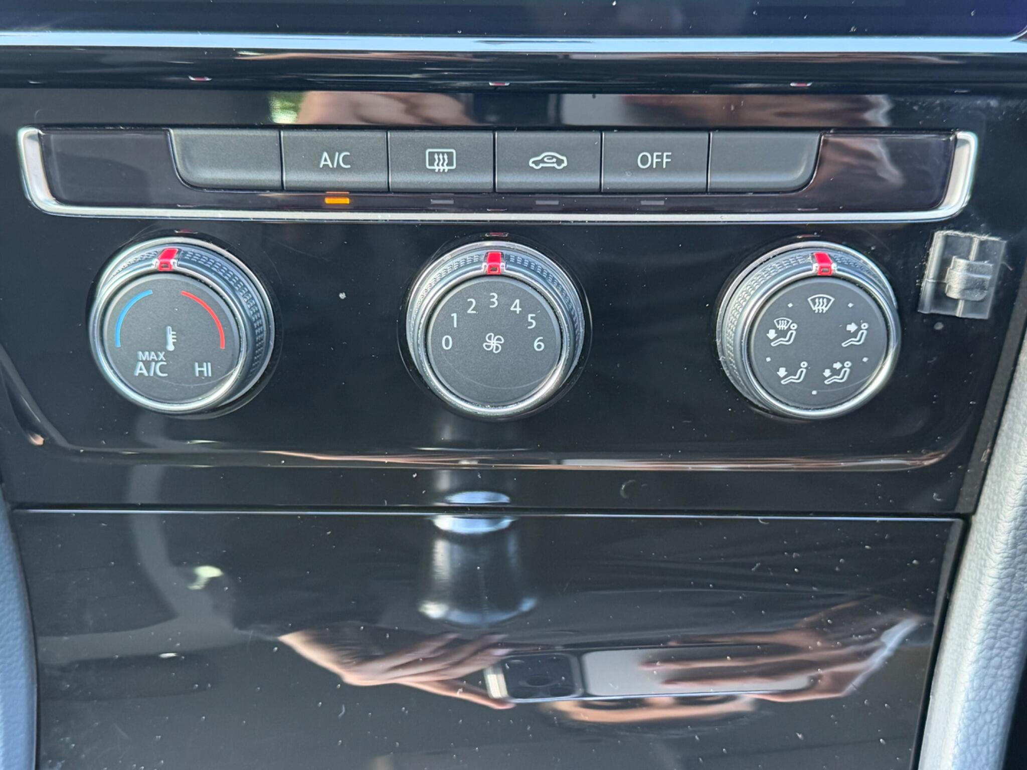 Volkswagen Golf - Image 36
