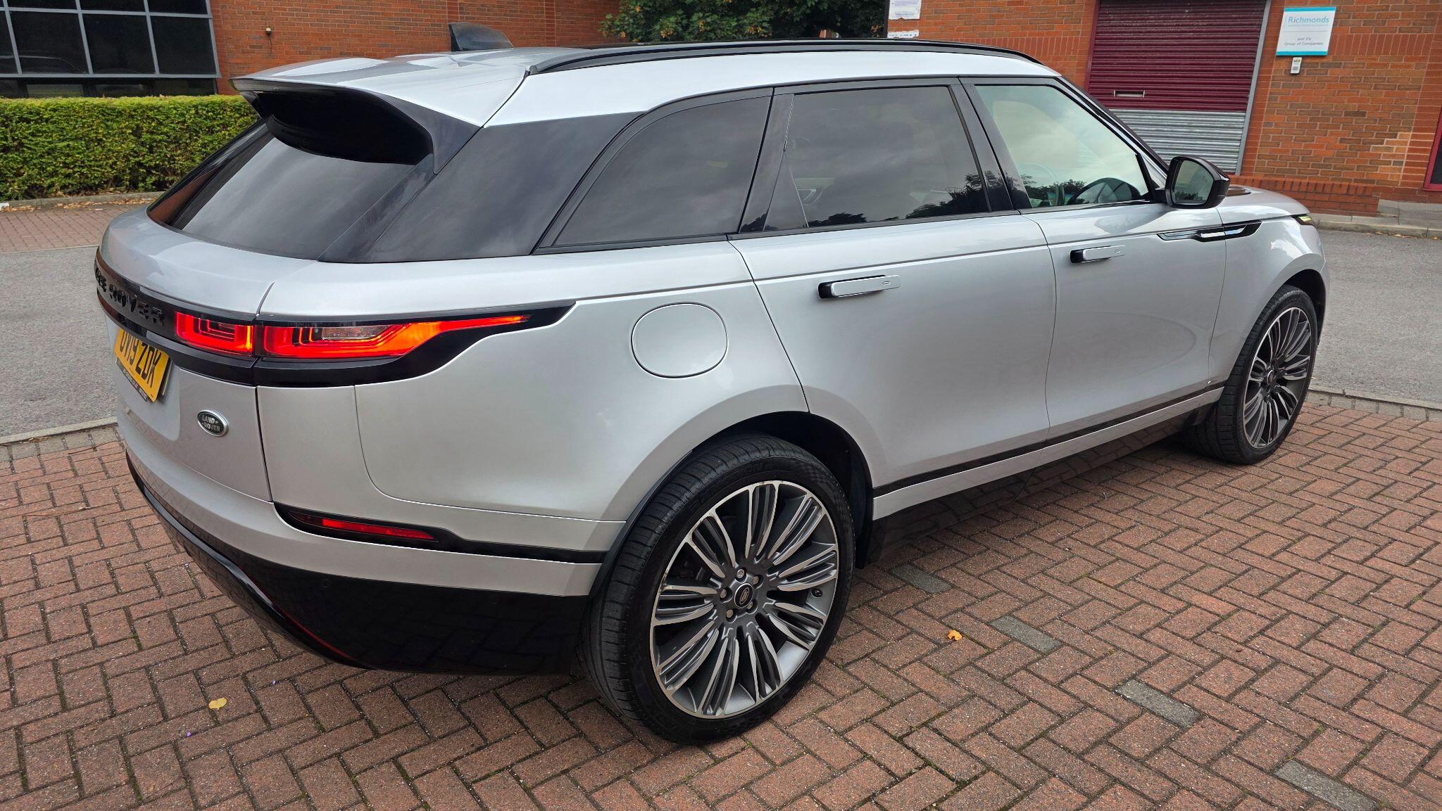 Land Rover Range Rover Velar - Image 11