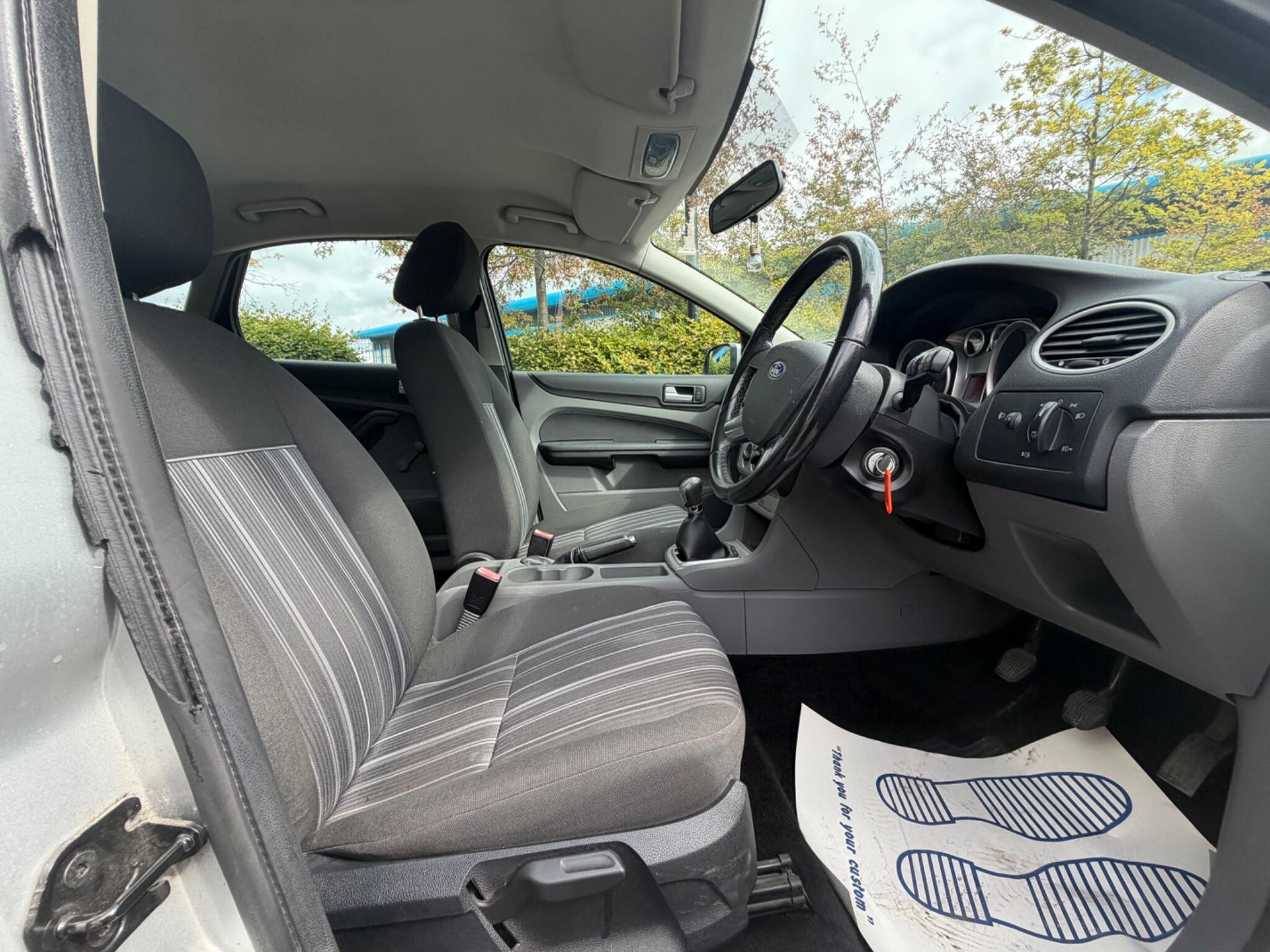 Ford Focus - Image 12