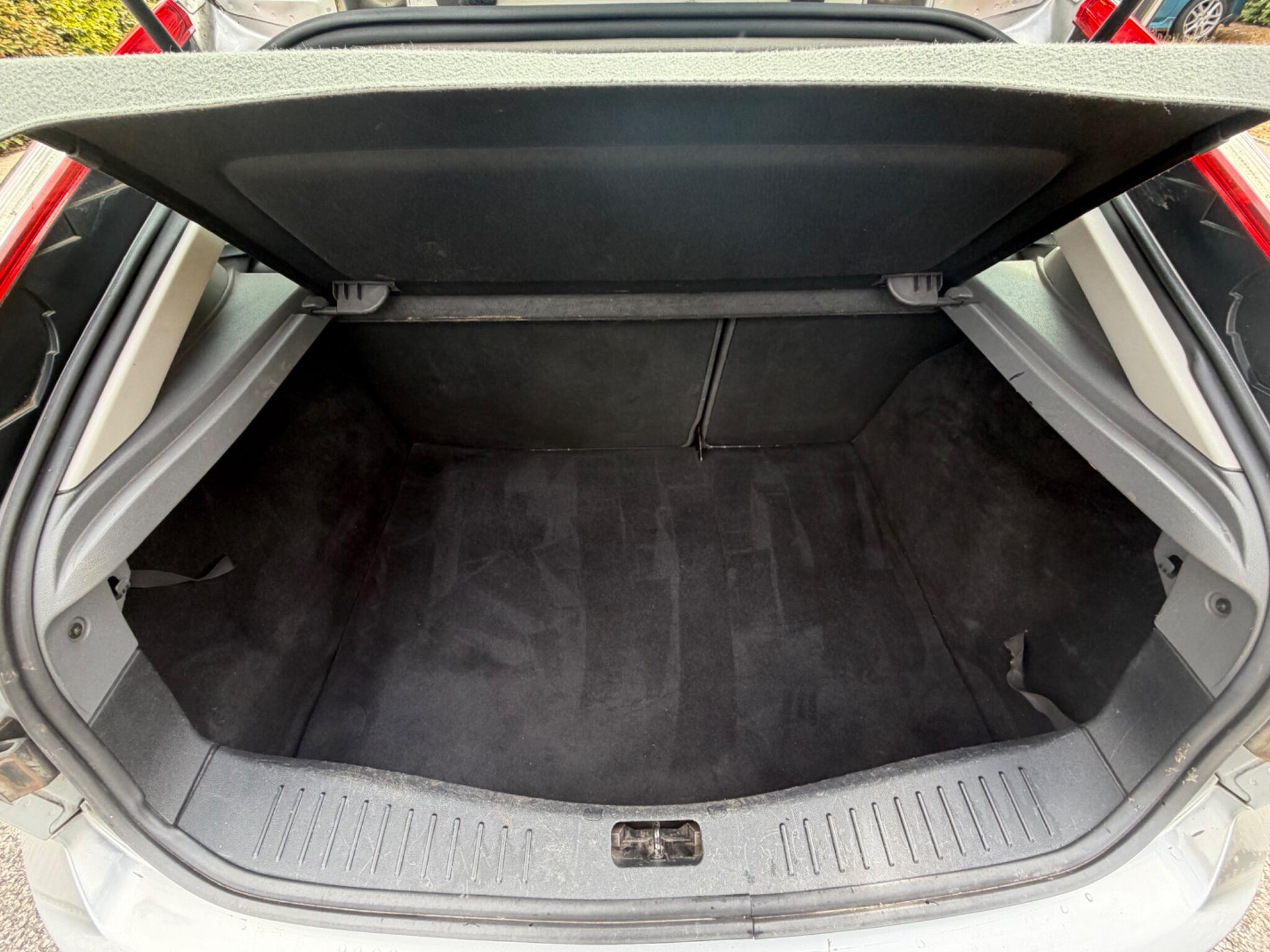 Ford Focus - Image 15