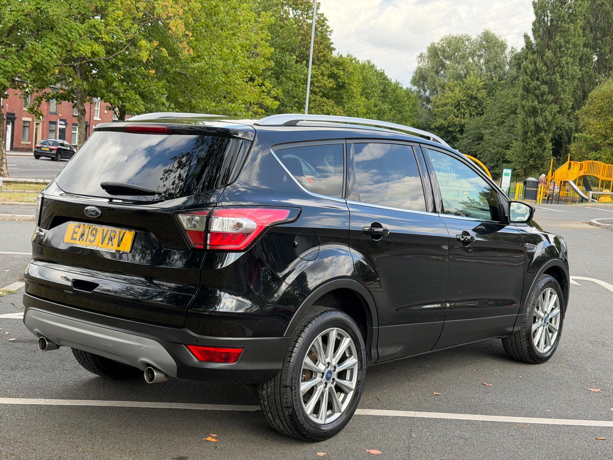 Ford Kuga - Image 20