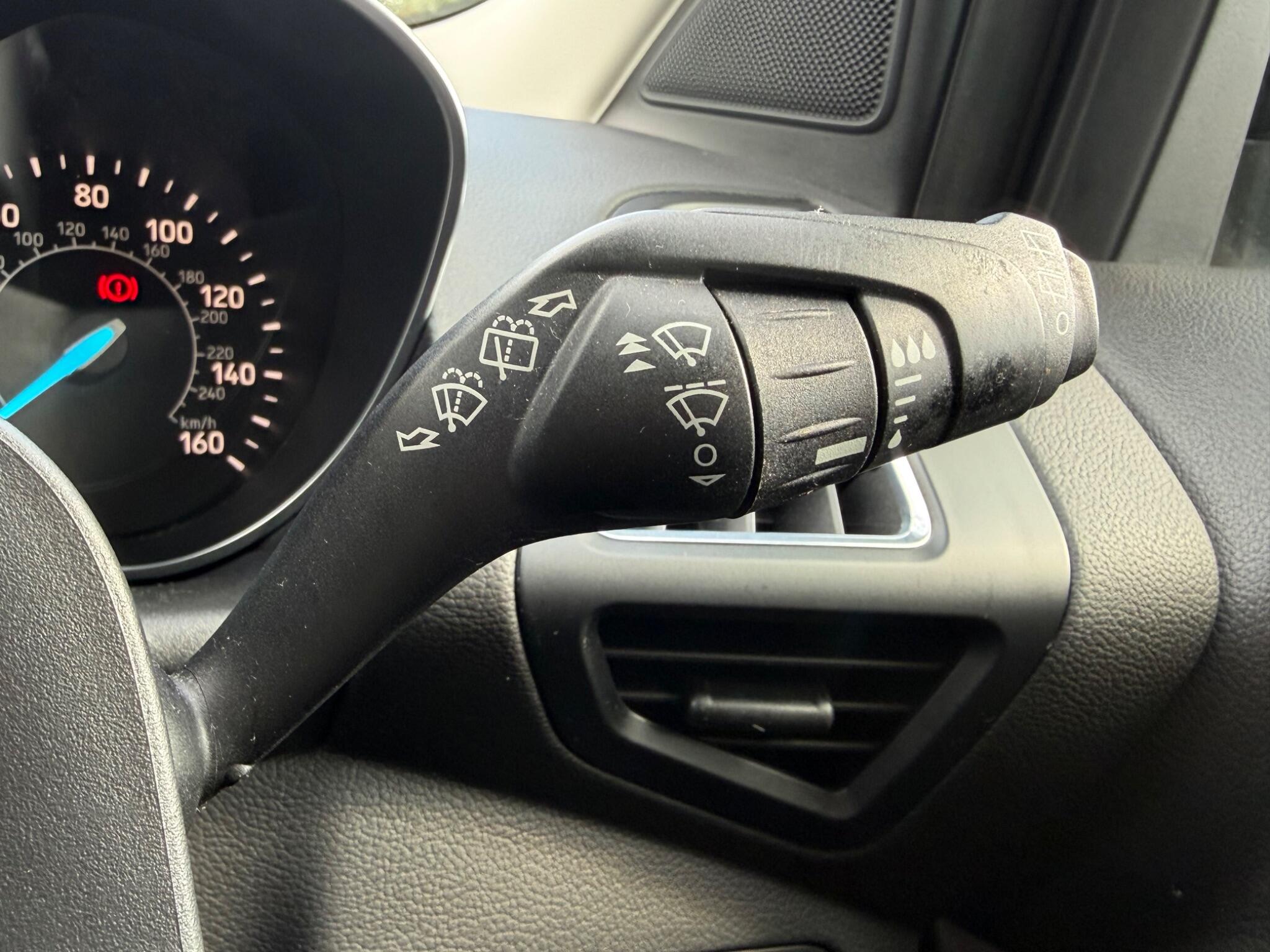 Ford Kuga - Image 28