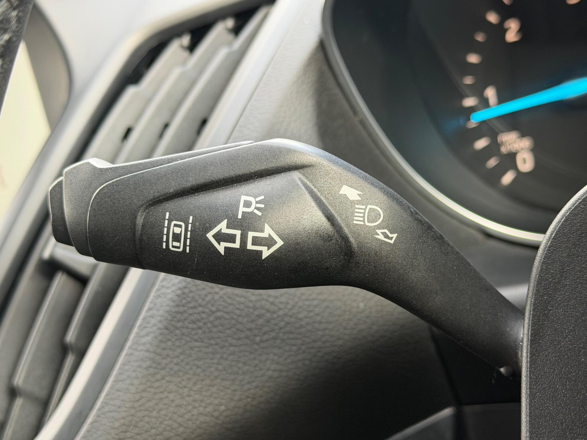 Ford Kuga - Image 31