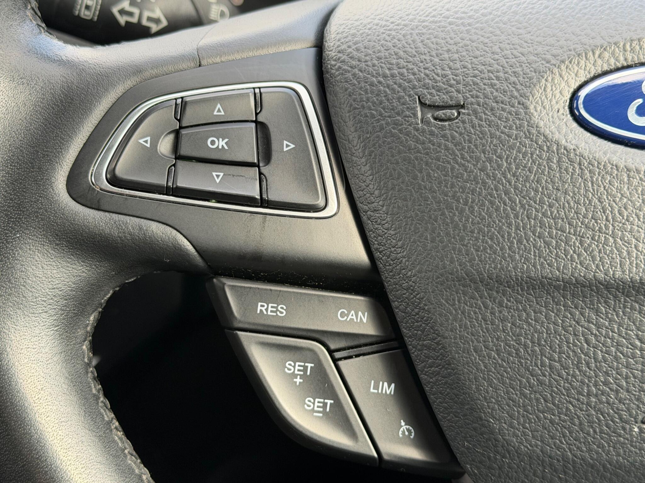 Ford Kuga - Image 36