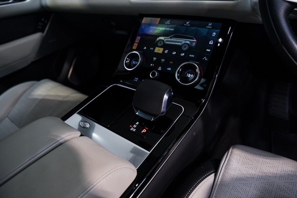Land Rover Range Rover Velar - Image 18