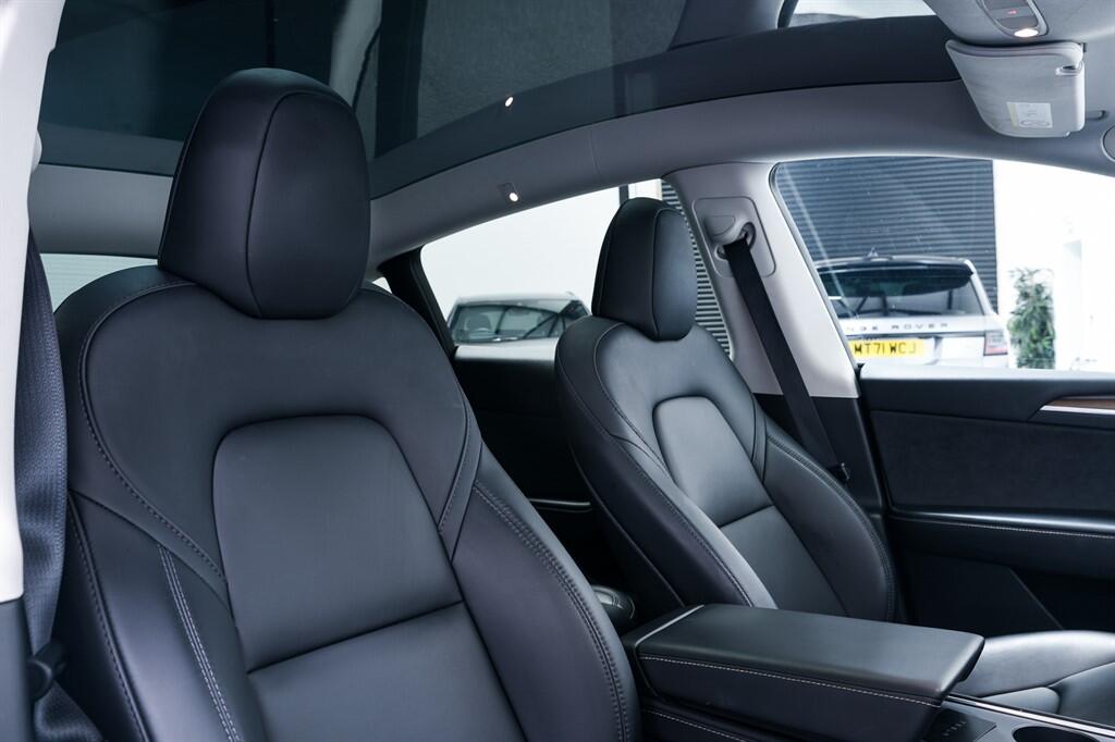 Tesla Model Y - Image 11