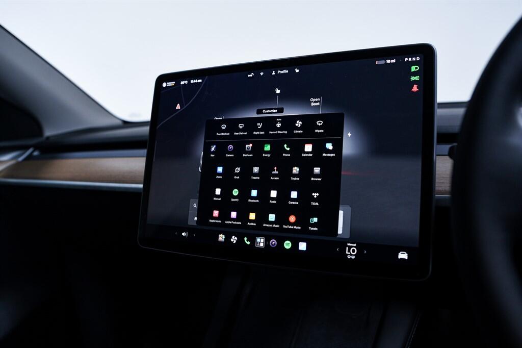 Tesla Model Y - Image 18