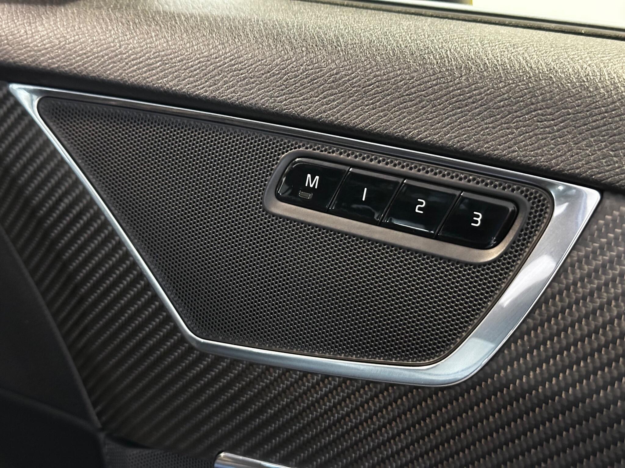 Volvo XC90 - Image 12