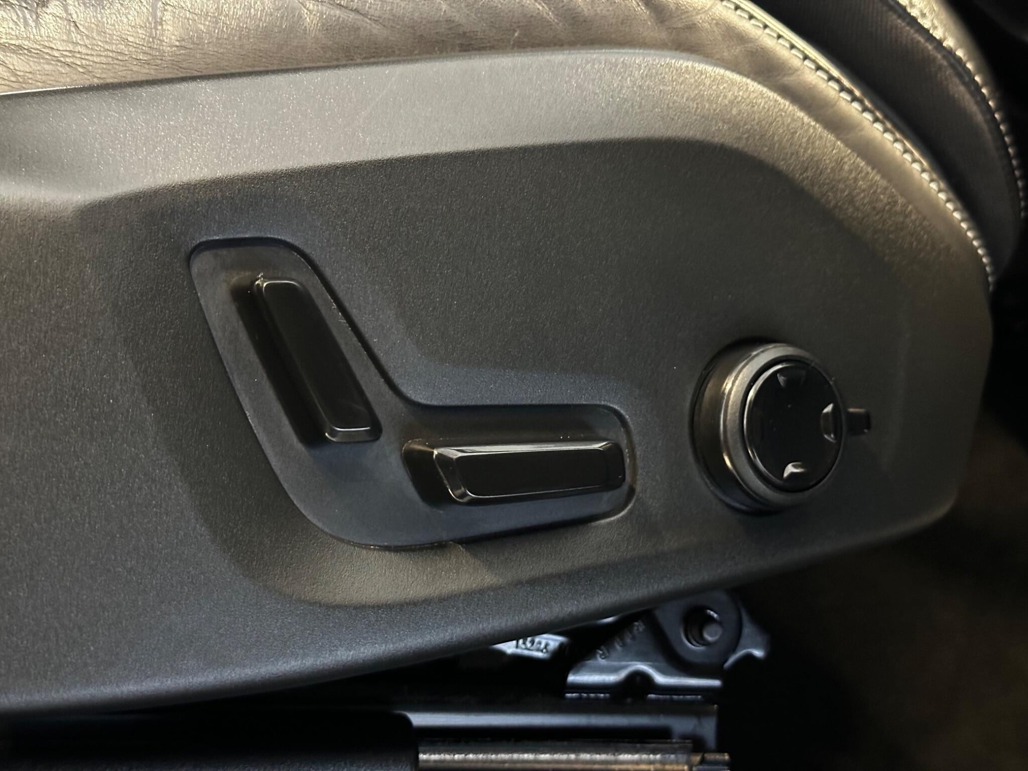 Volvo XC90 - Image 15