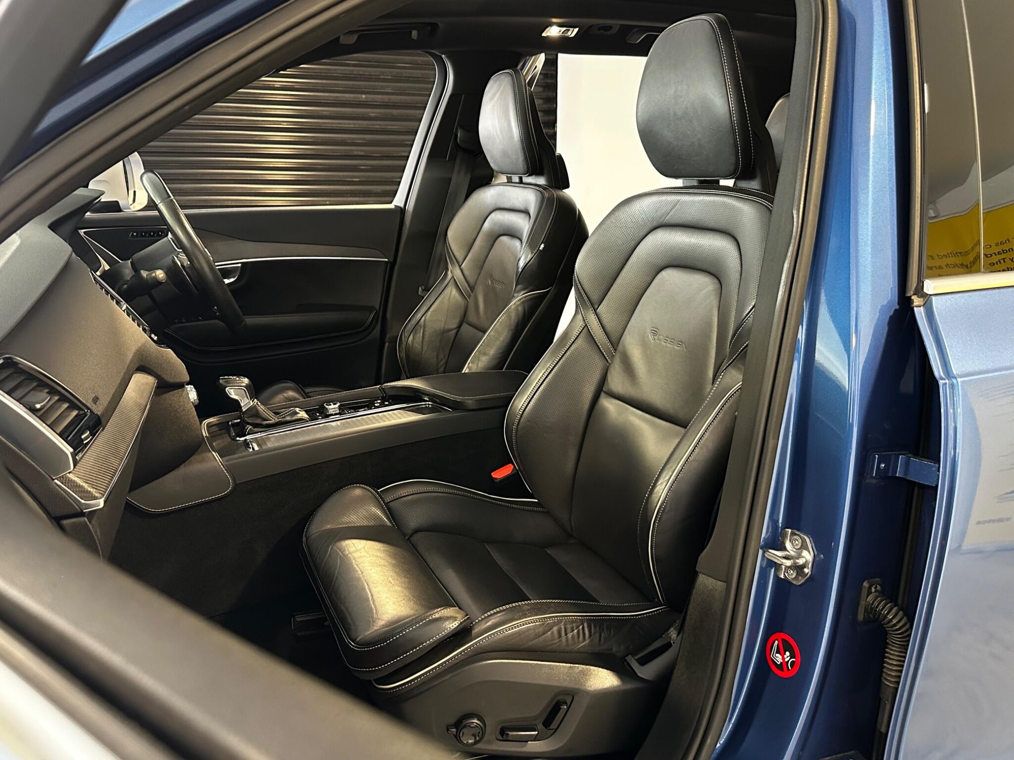 Volvo XC90 - Image 19