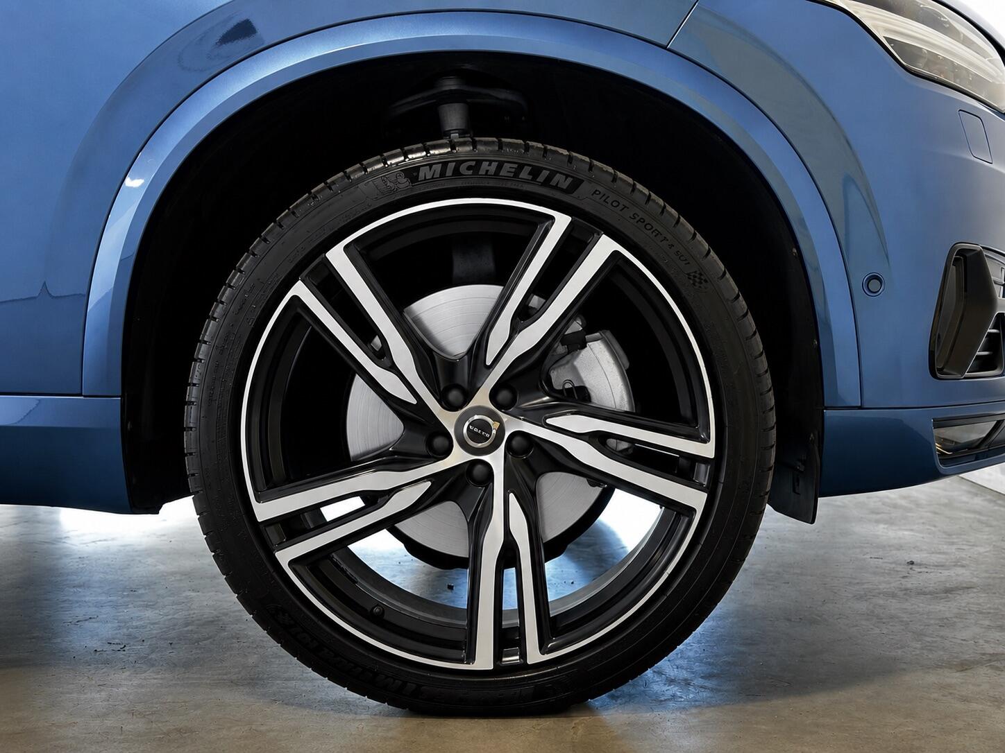 Volvo XC90 - Image 18