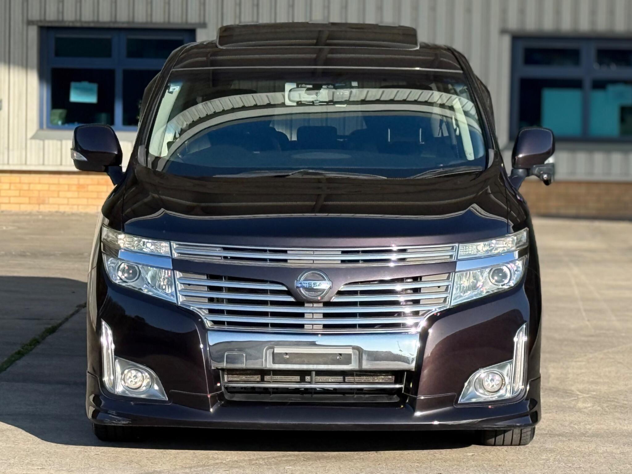 Nissan Elgrand - Image 2