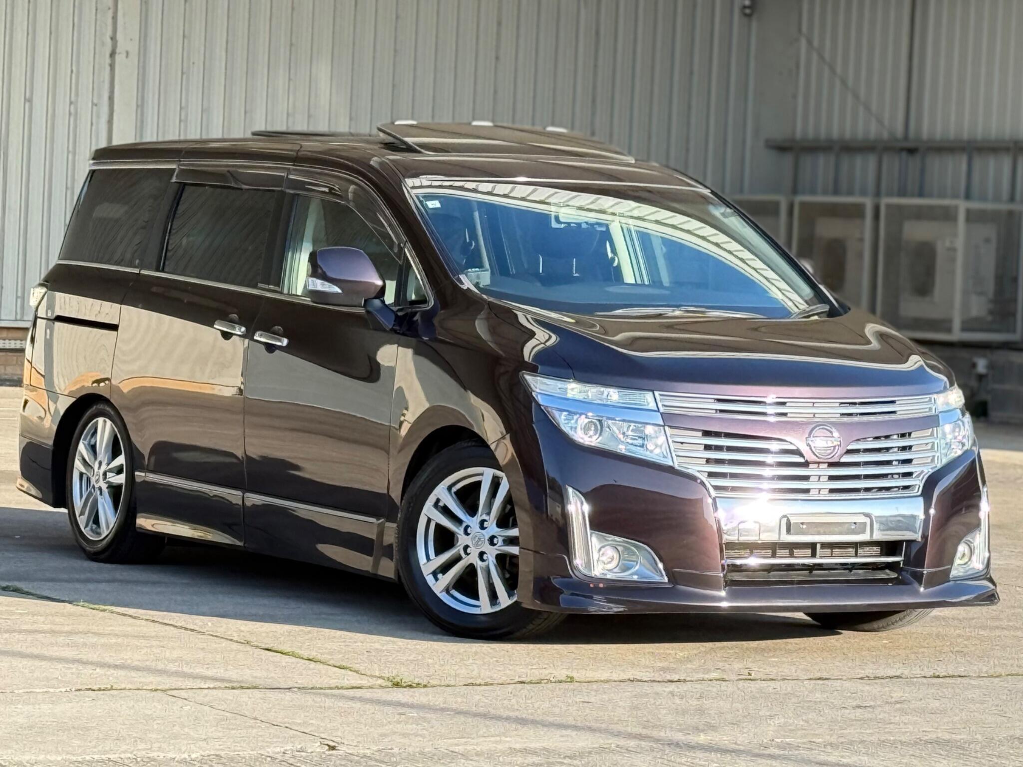 Nissan Elgrand - Image 3