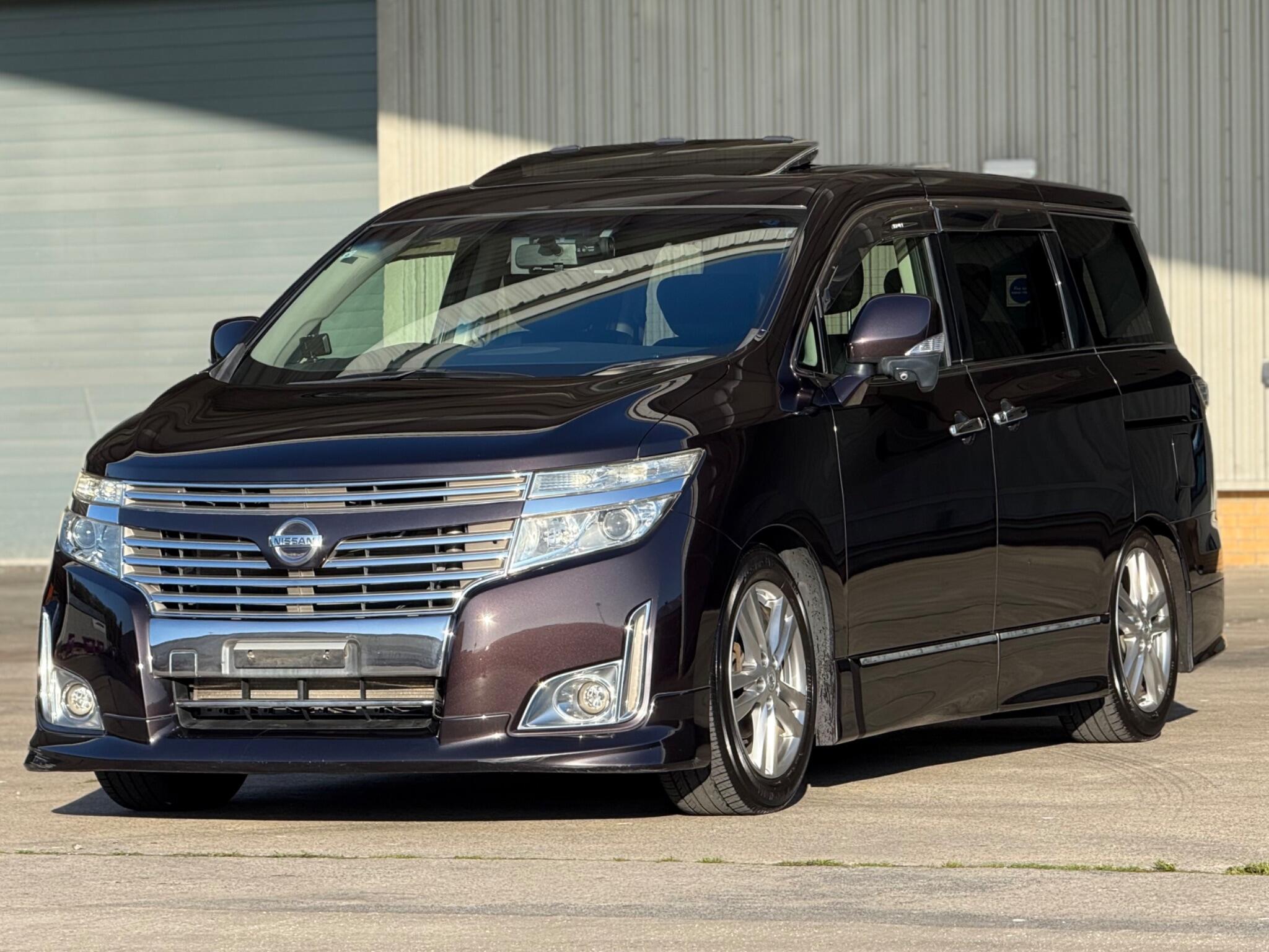 Nissan Elgrand - Image 4
