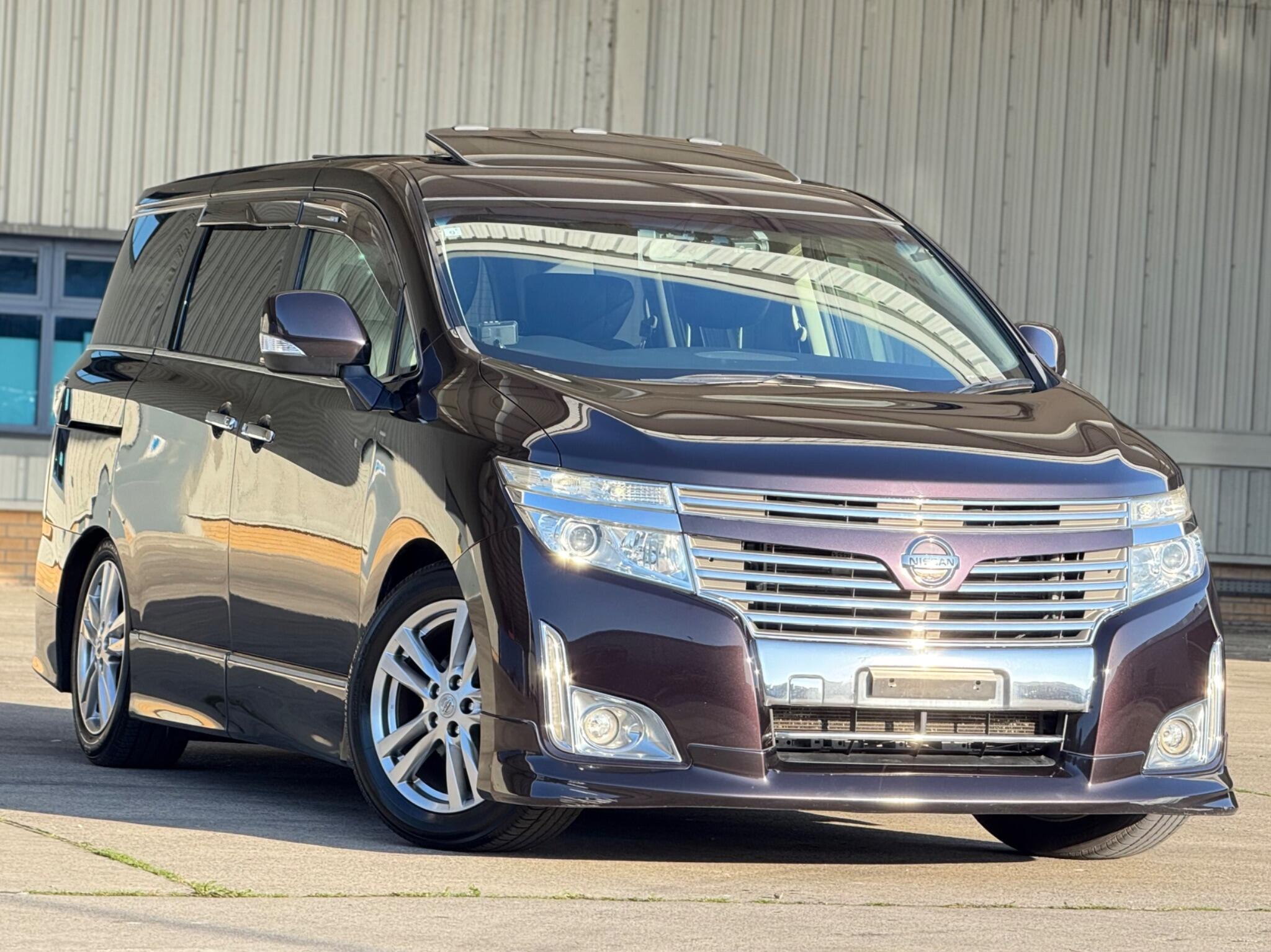 Nissan Elgrand - Image 5