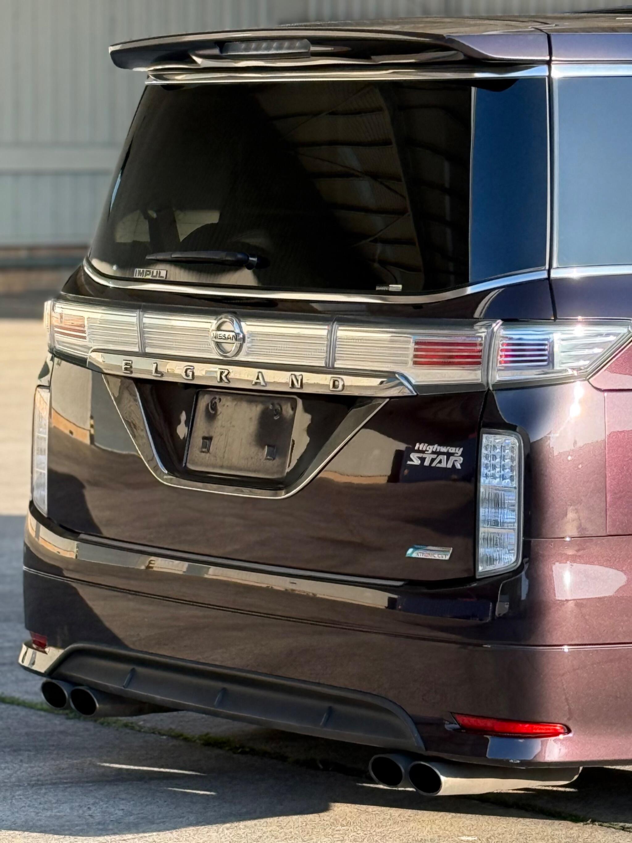 Nissan Elgrand - Image 15