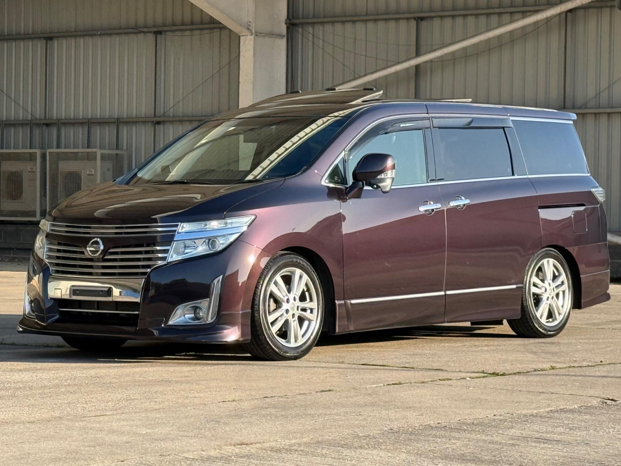 Nissan Elgrand - Image 16