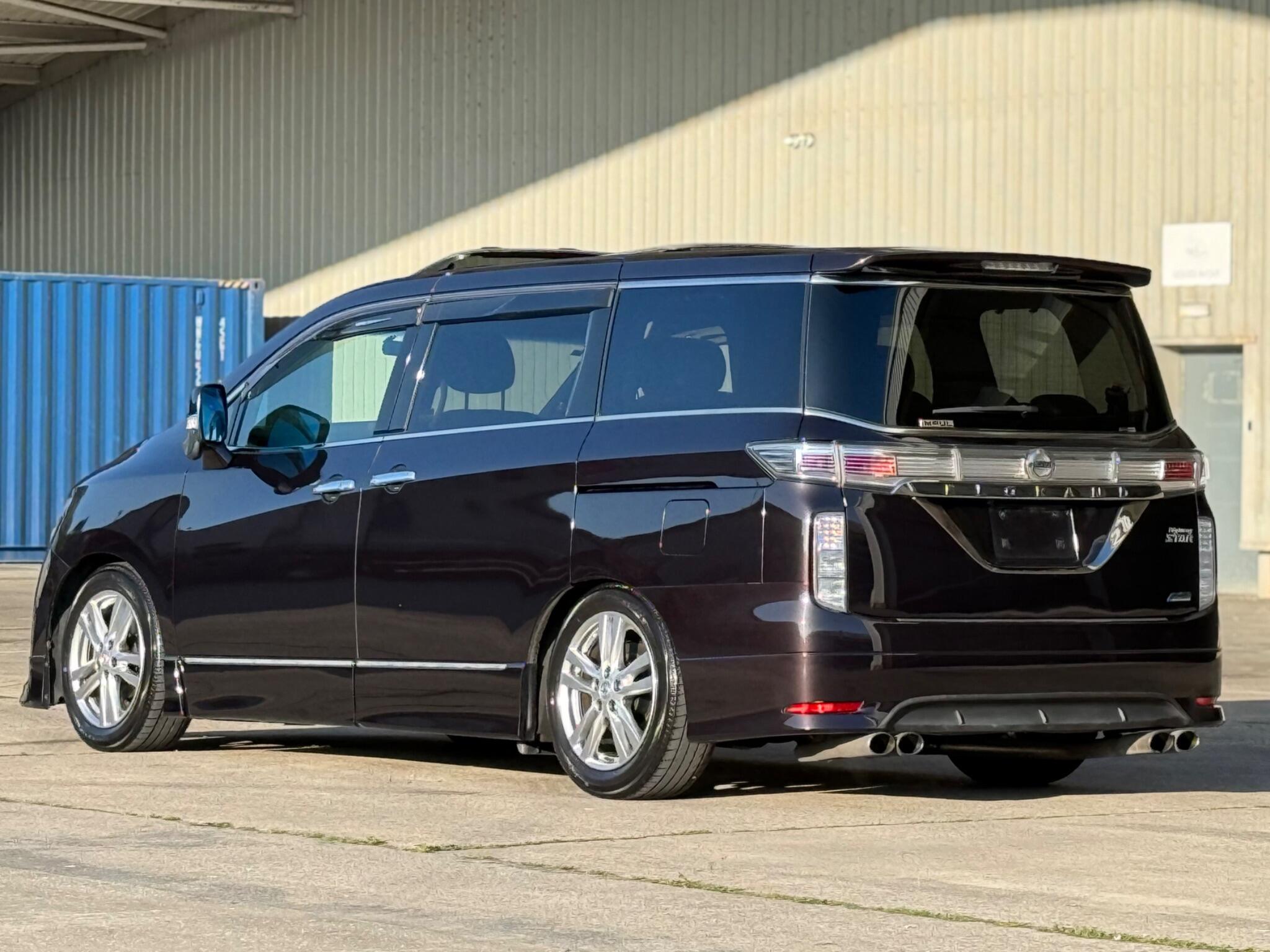 Nissan Elgrand - Image 19