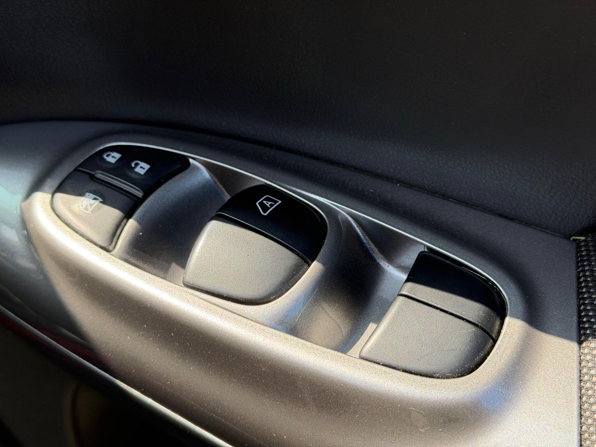 Nissan Juke - Image 15