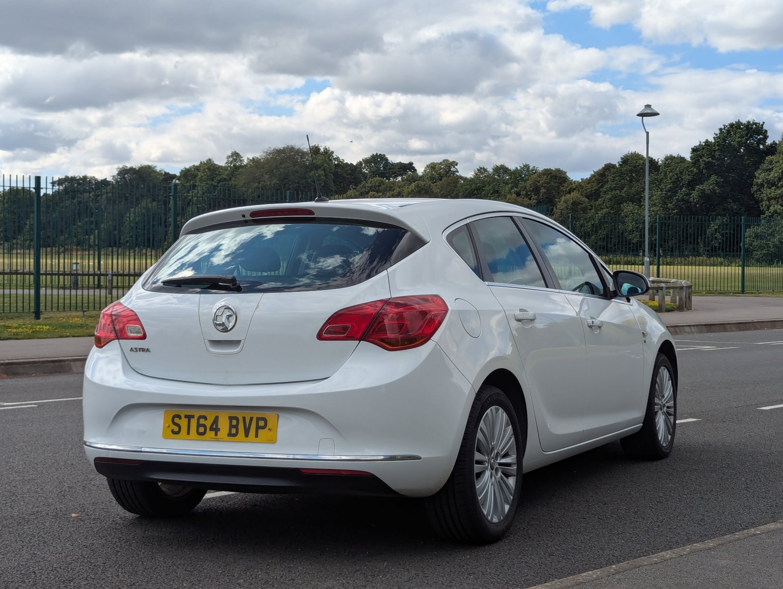 Vauxhall Astra - Image 2