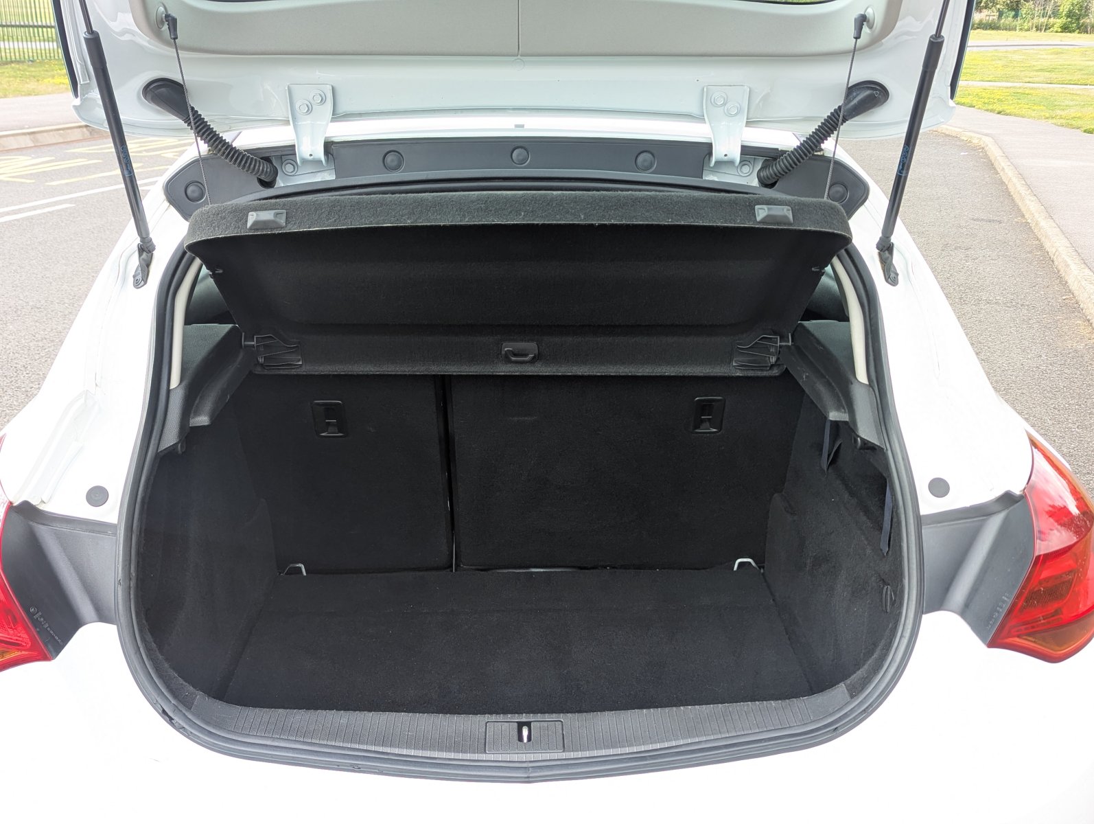 Vauxhall Astra - Image 8