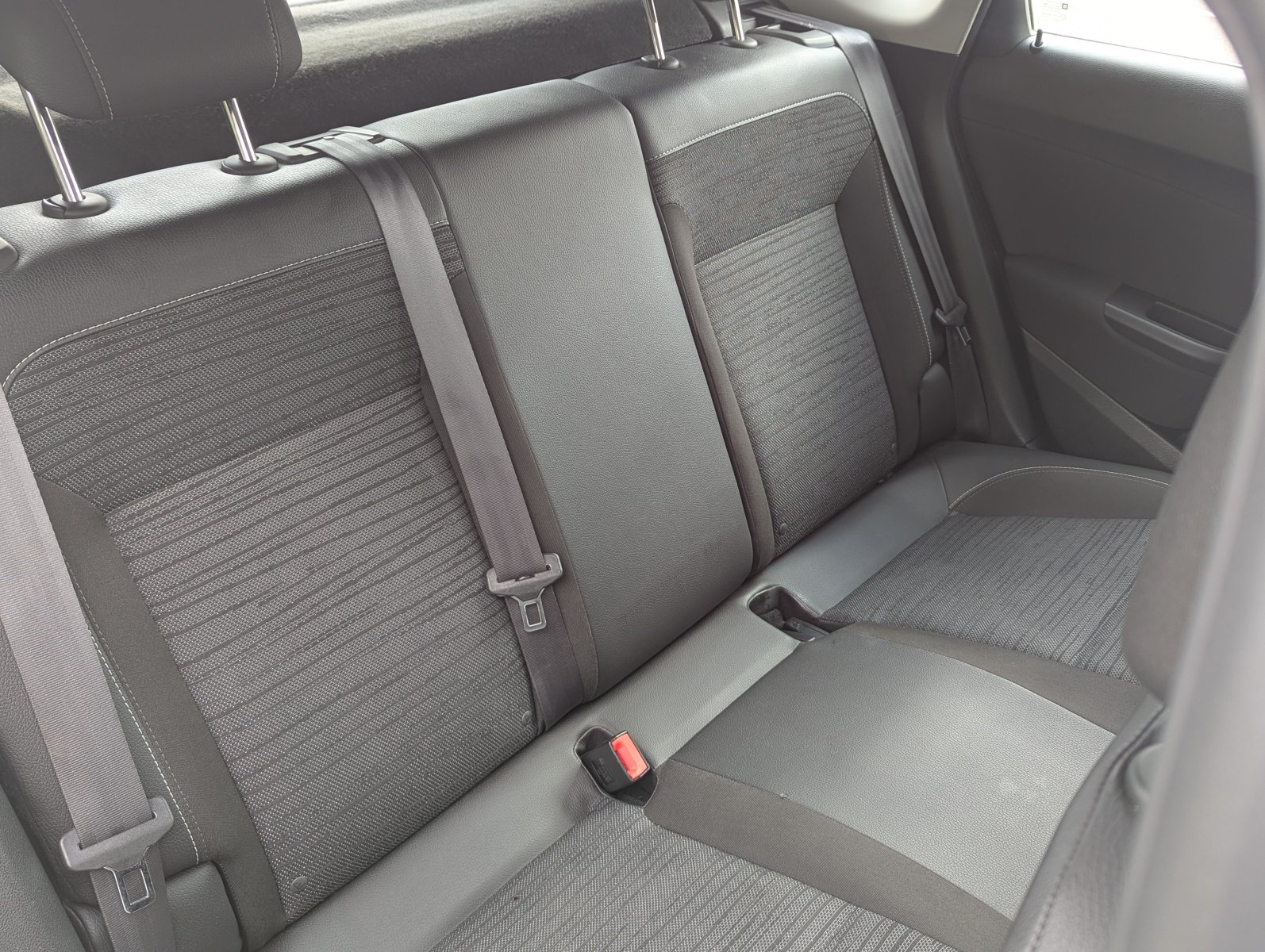 Vauxhall Astra - Image 9