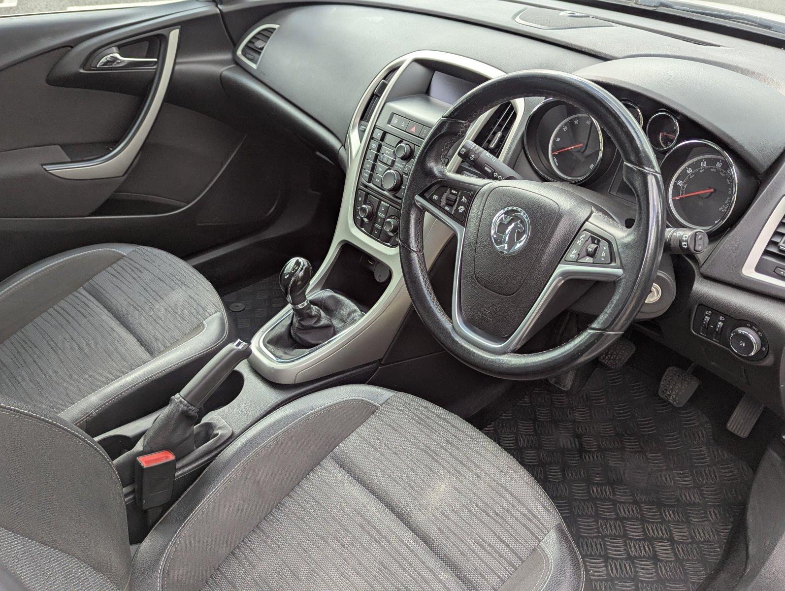 Vauxhall Astra - Image 10
