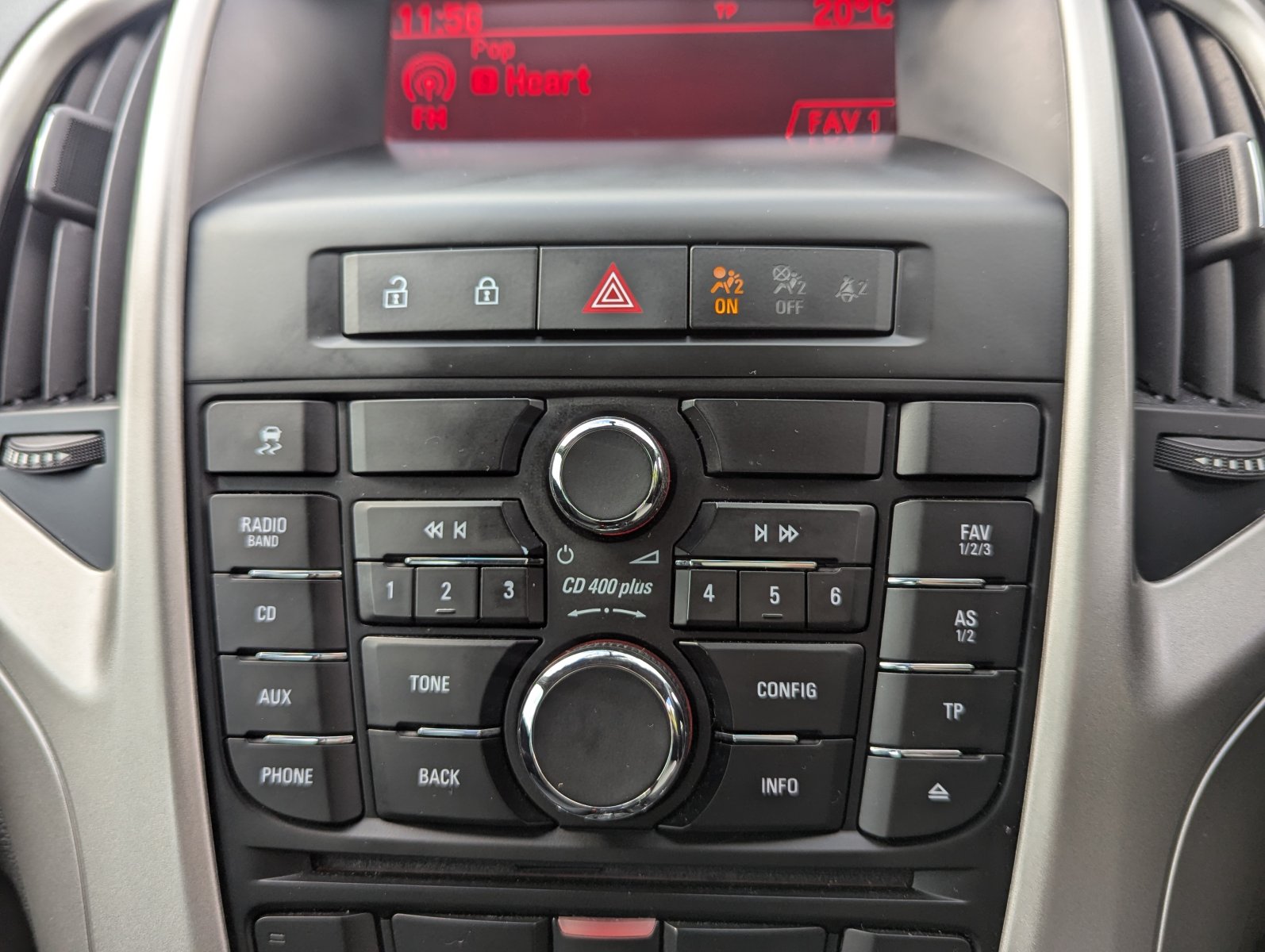 Vauxhall Astra - Image 20
