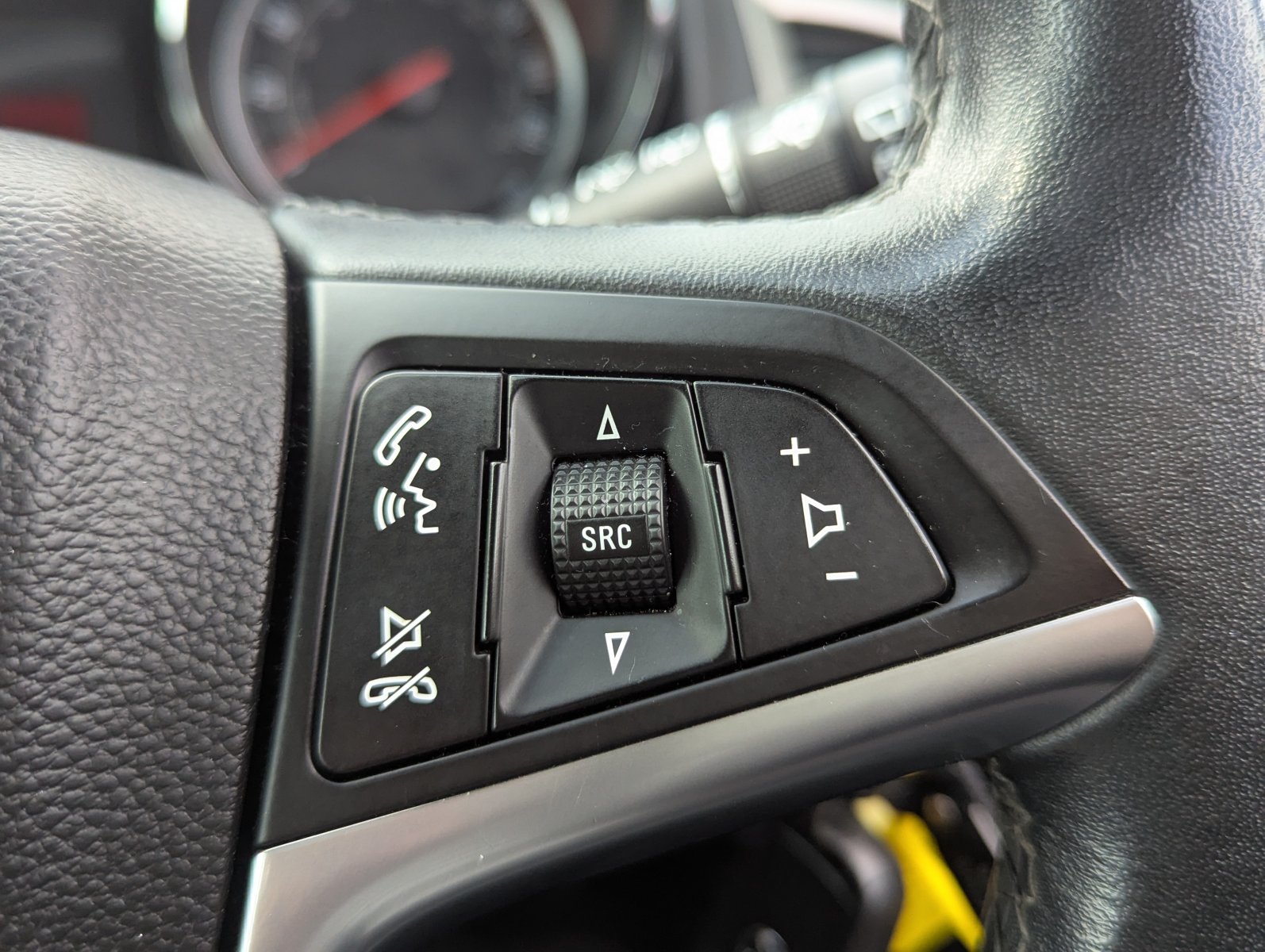 Vauxhall Astra - Image 15