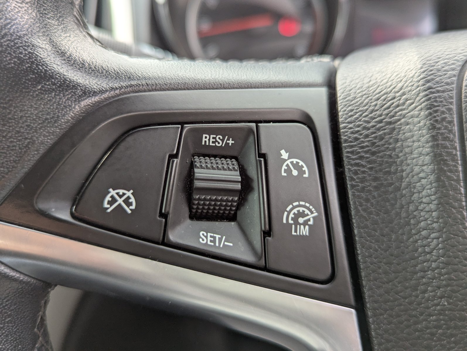 Vauxhall Astra - Image 14
