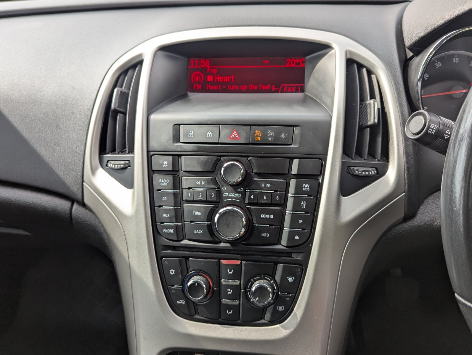 Vauxhall Astra - Image 19