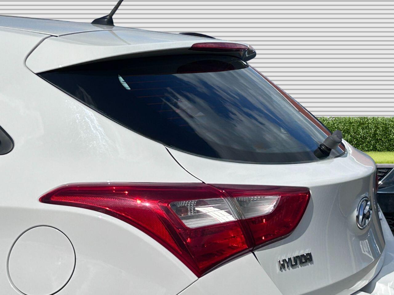 Hyundai i30 - Image 17