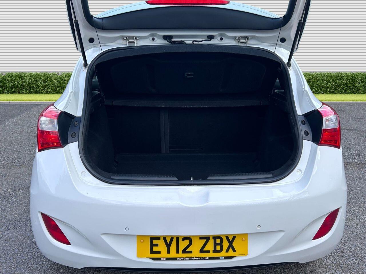 Hyundai i30 - Image 19