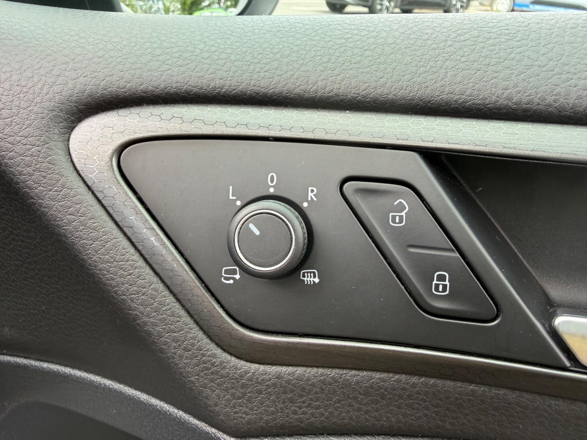 Volkswagen Golf - Image 15