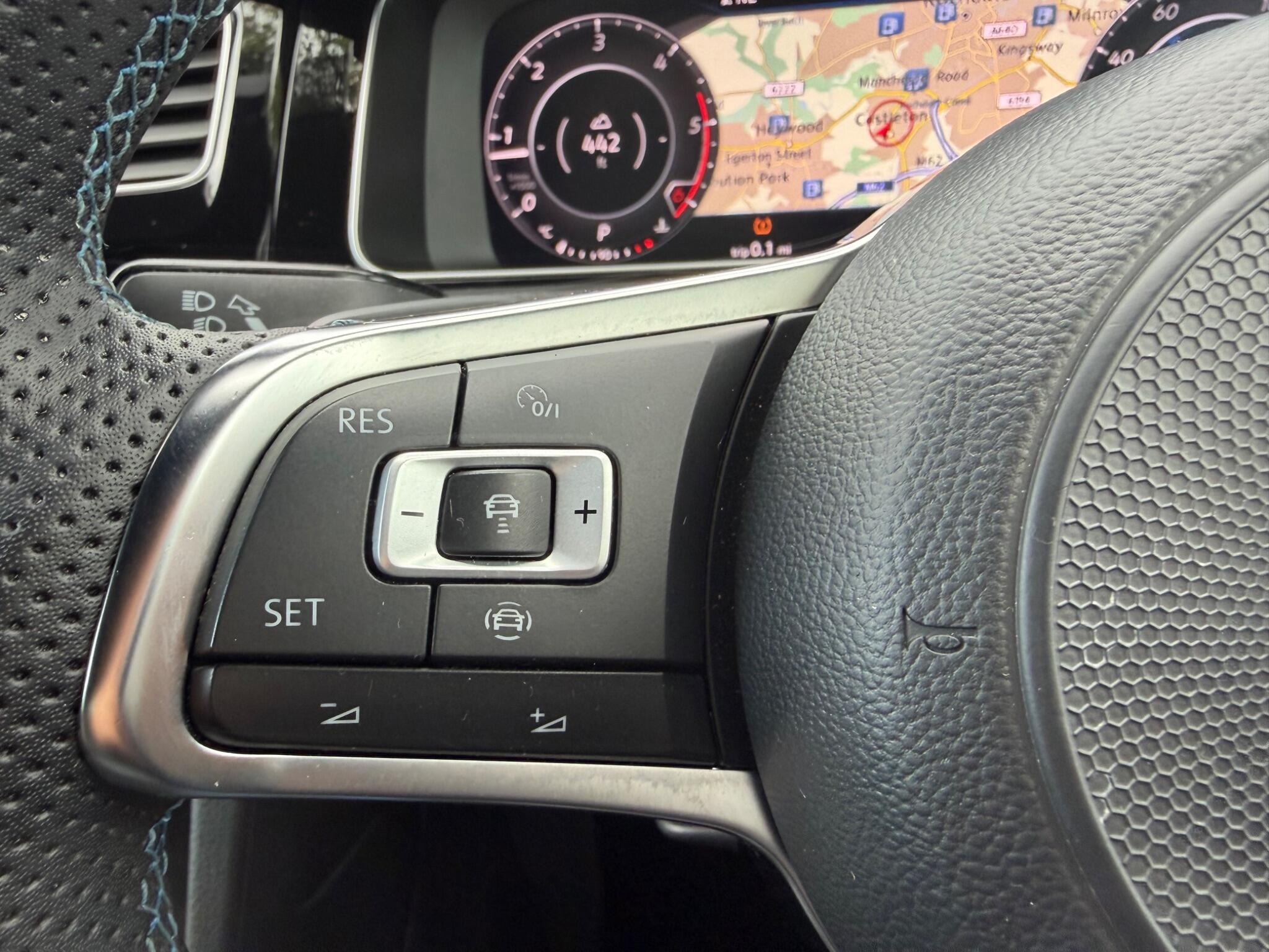 Volkswagen Golf - Image 21