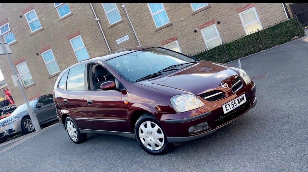 Nissan Almera Tino