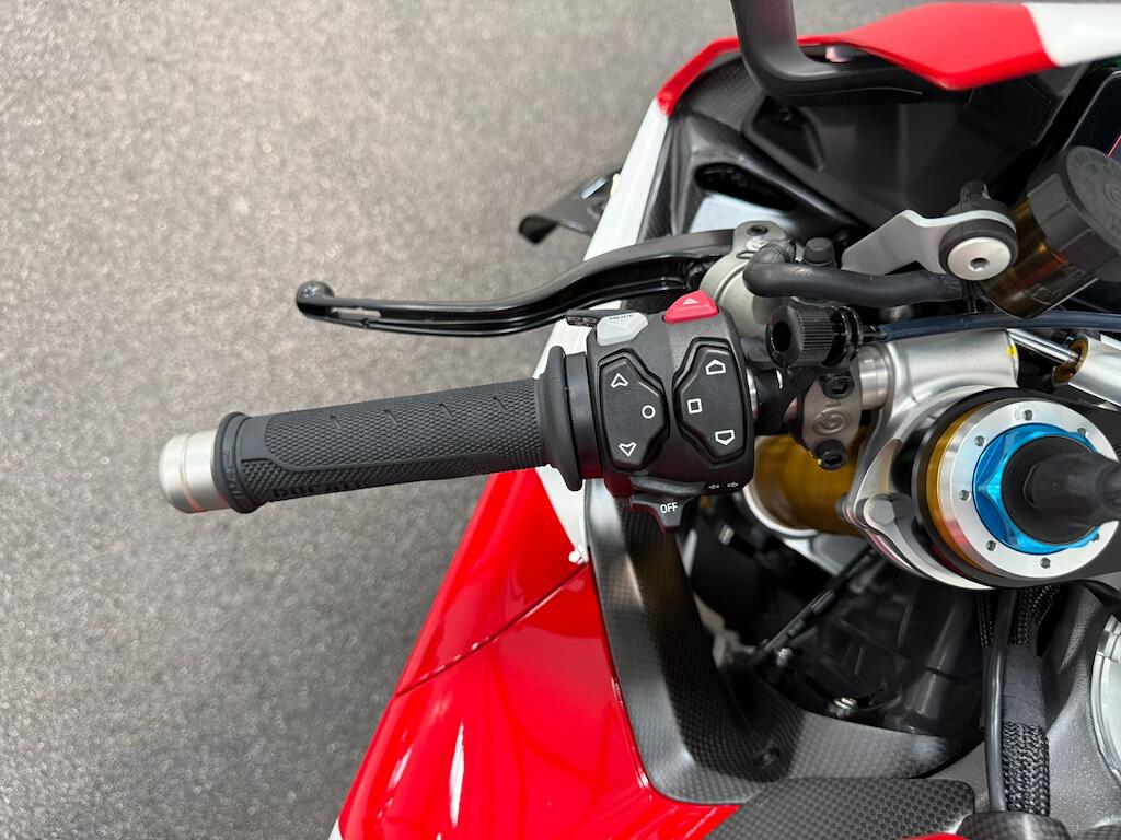 Ducati PANIGALE V4 - Image 17