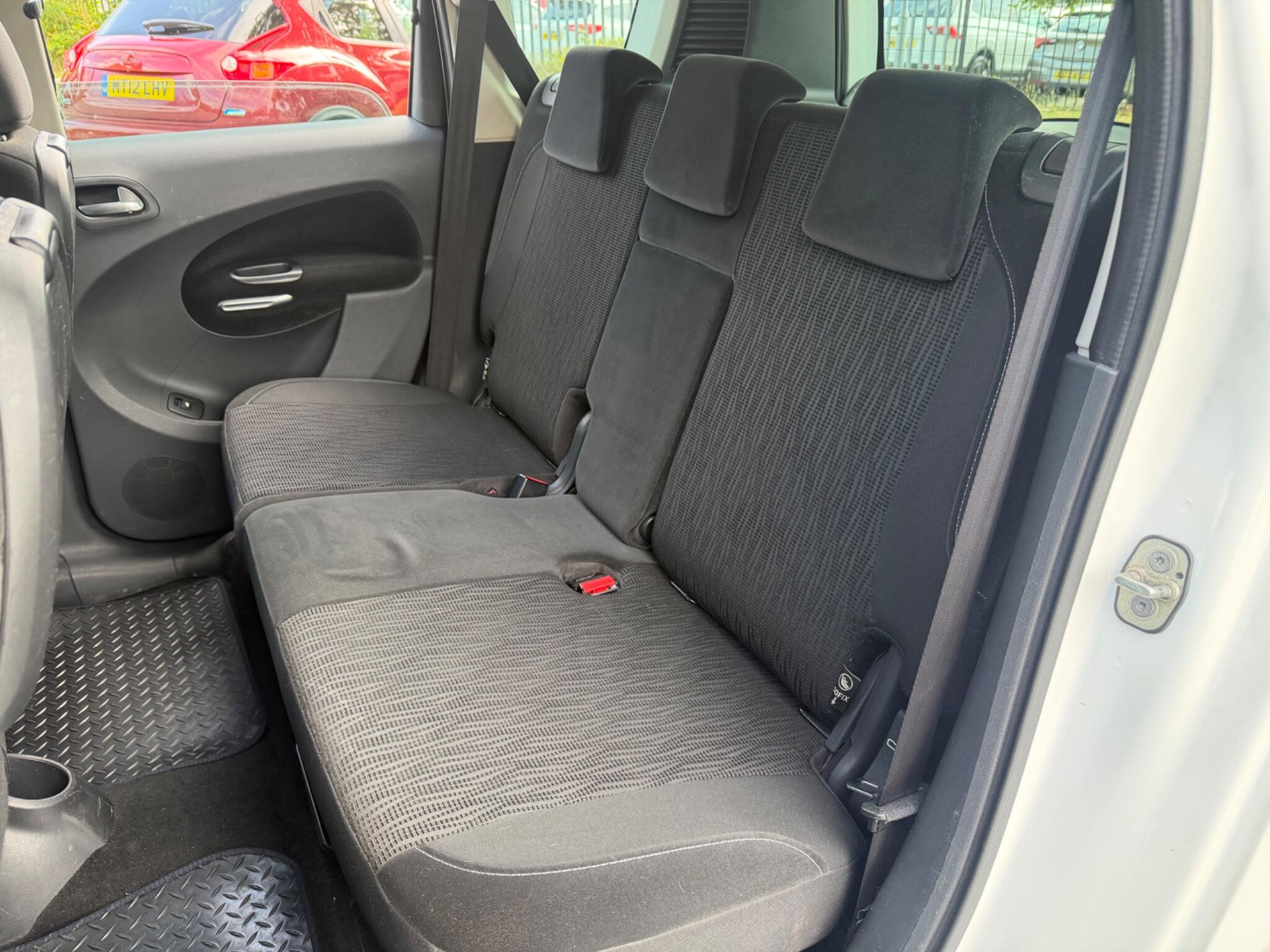 Citroen C3 Picasso - Image 17