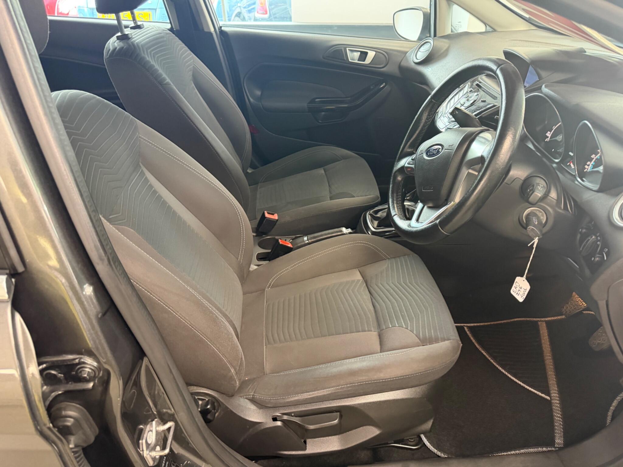 Ford Fiesta - Image 10