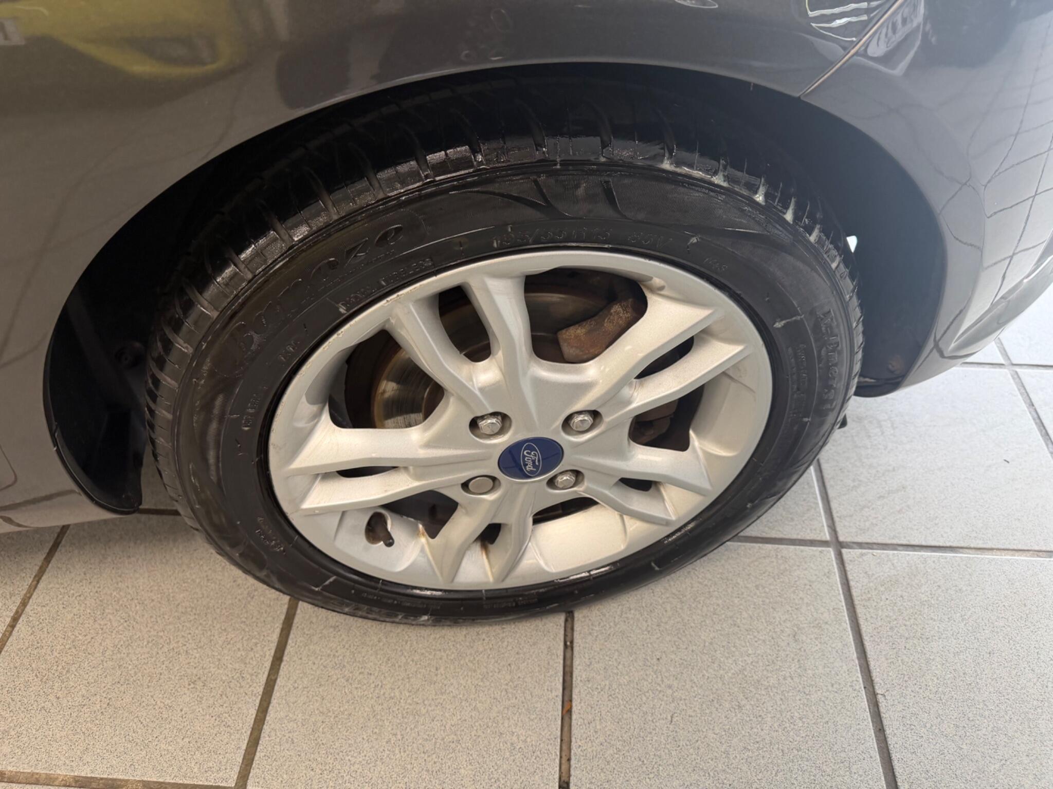 Ford Fiesta - Image 18