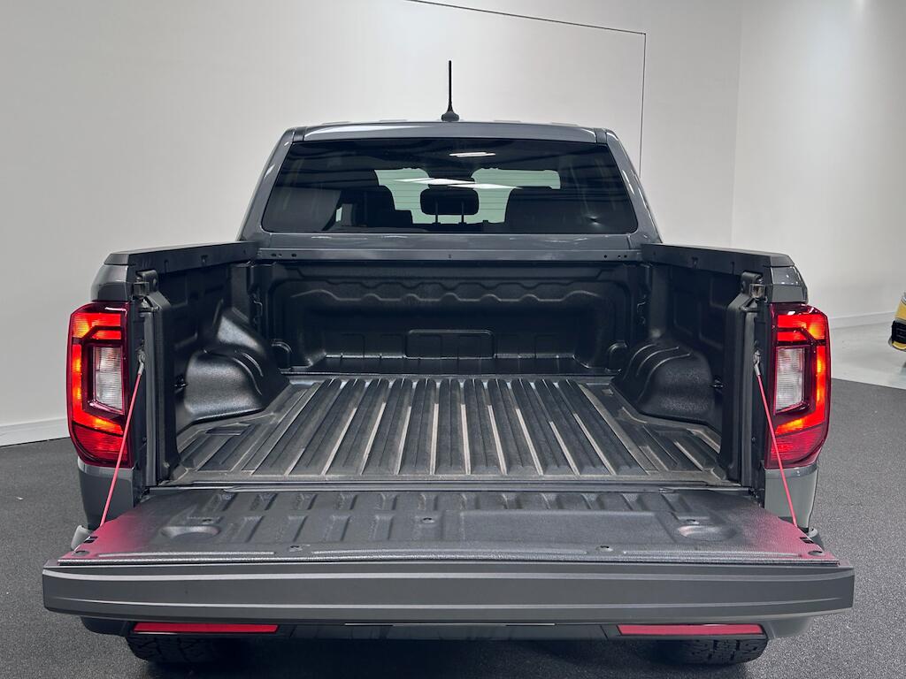 Volkswagen Amarok - Image 15