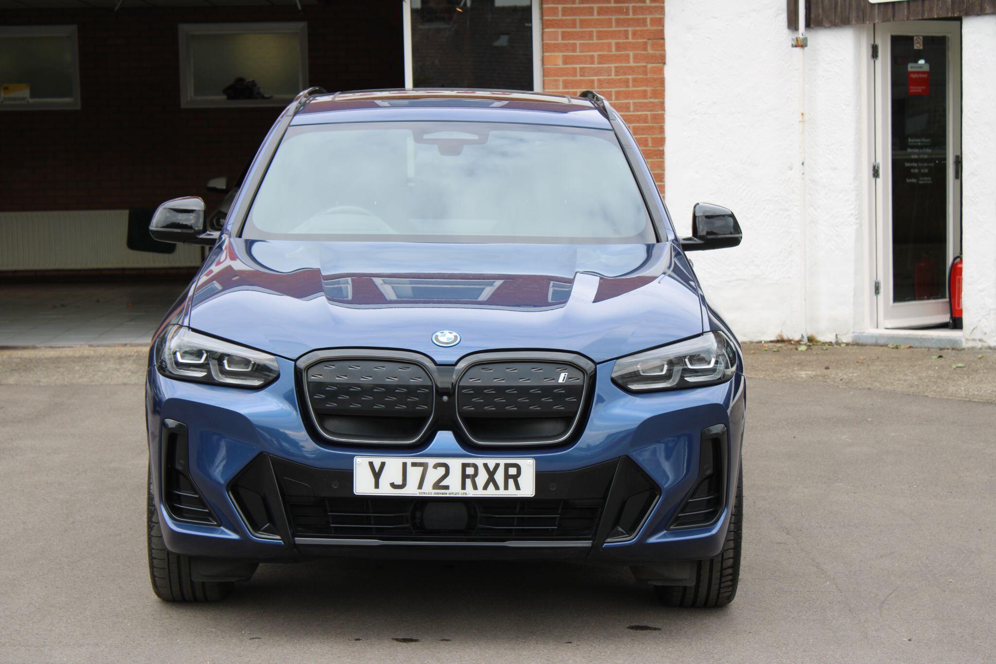 BMW iX3 - Image 3