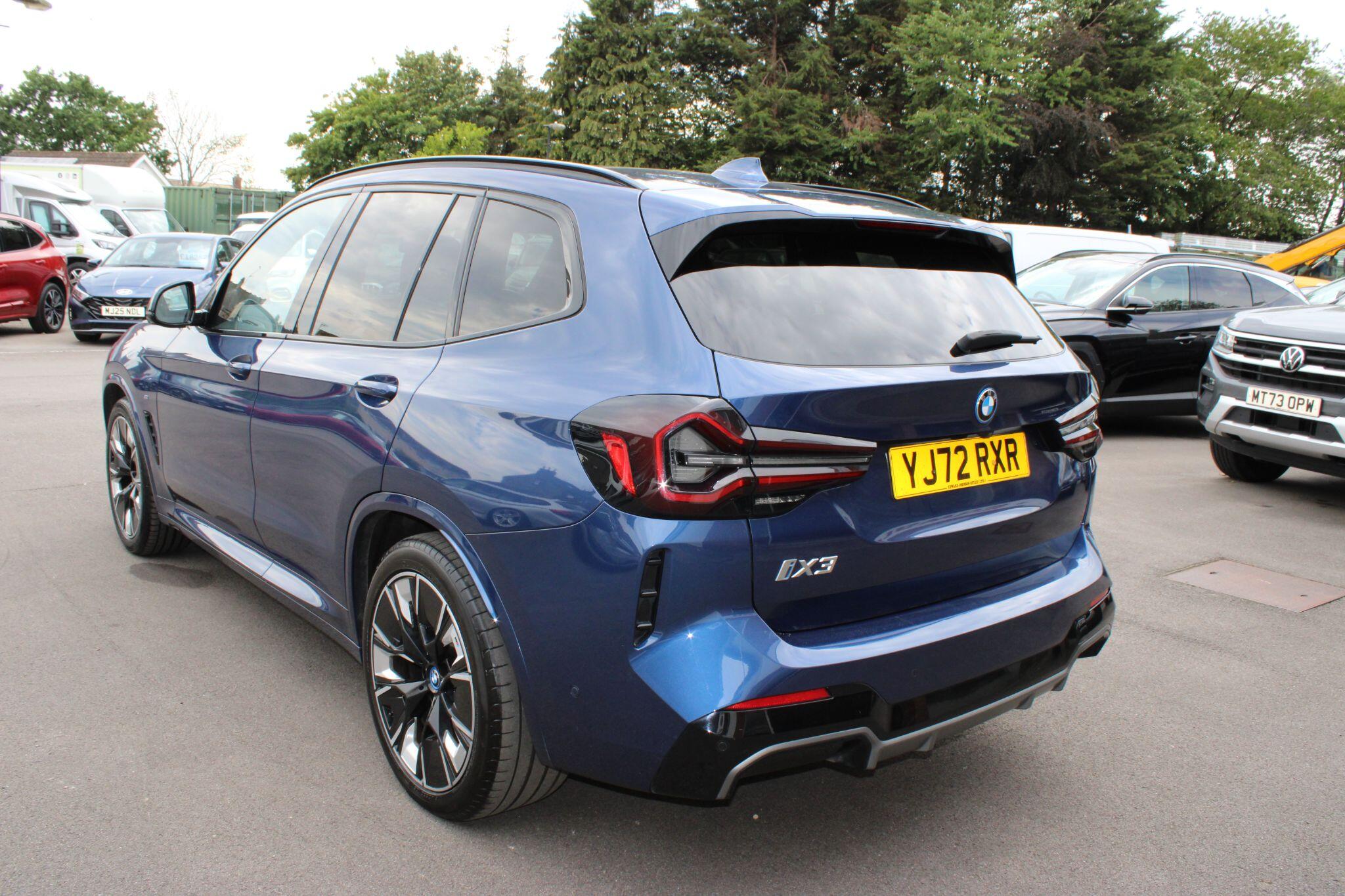BMW iX3 - Image 5