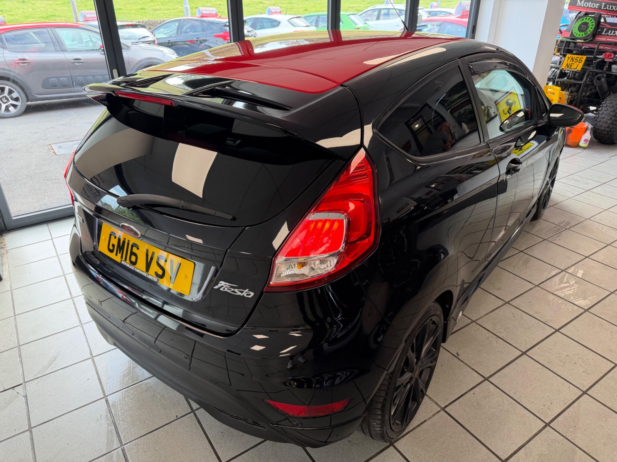 Ford Fiesta - Image 11