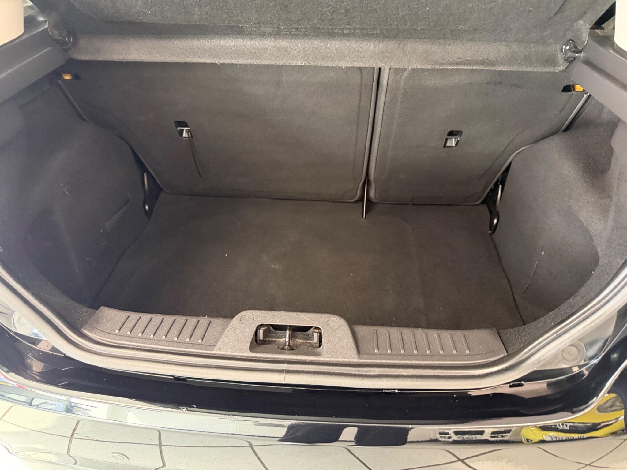 Ford Fiesta - Image 17