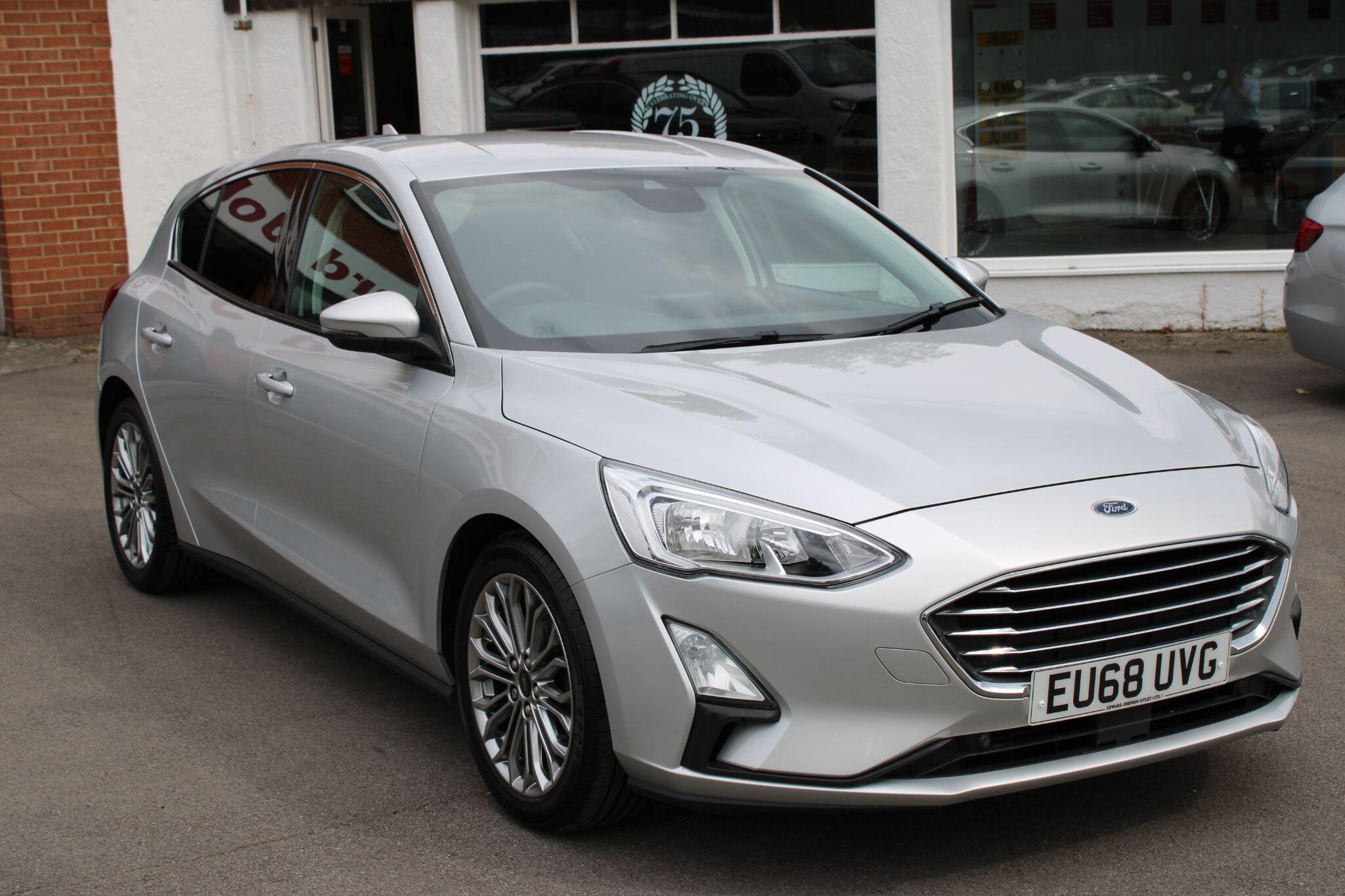 Ford Focus - Image 8