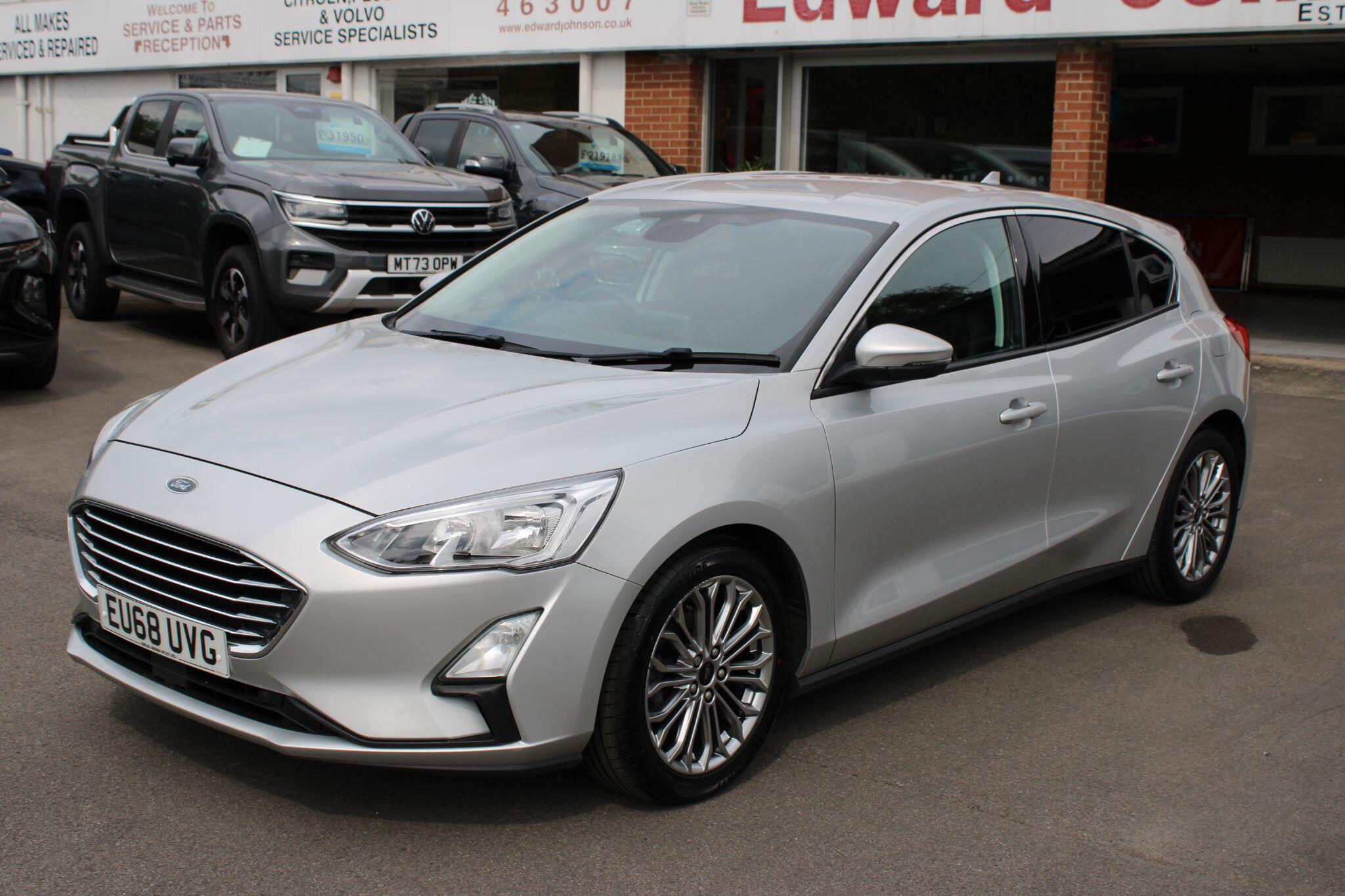 Ford Focus - Image 13