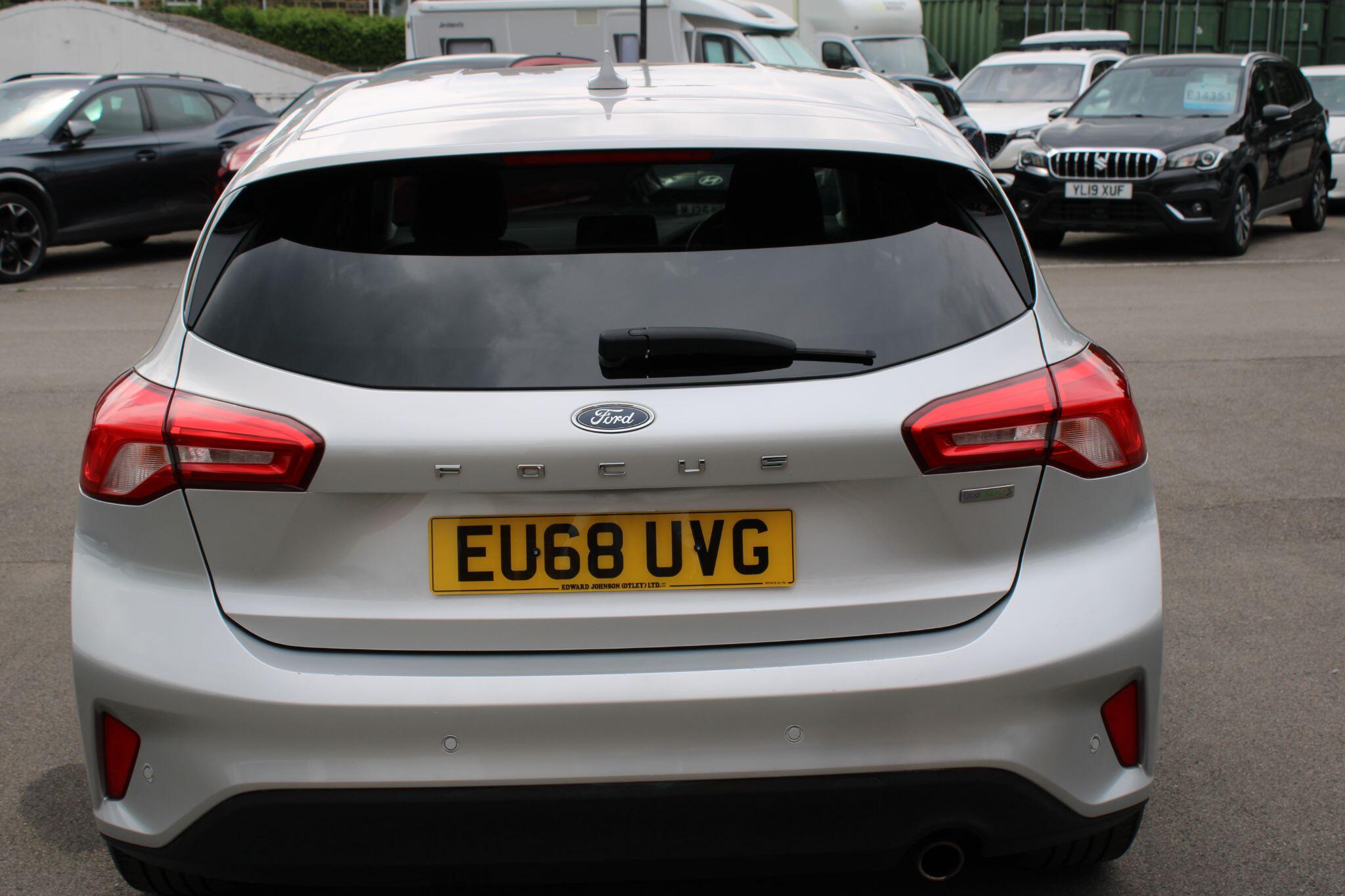 Ford Focus - Image 18