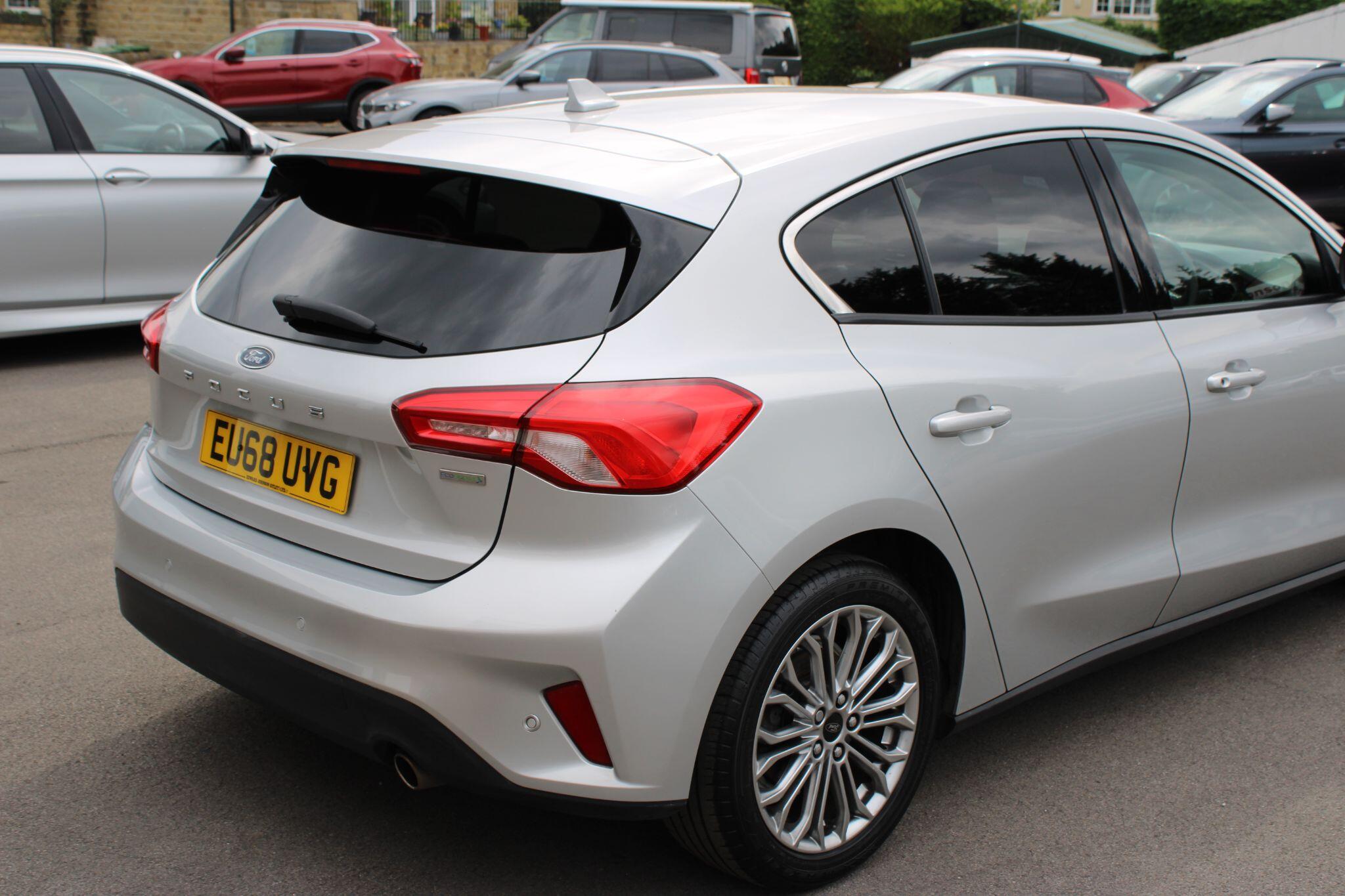 Ford Focus - Image 20