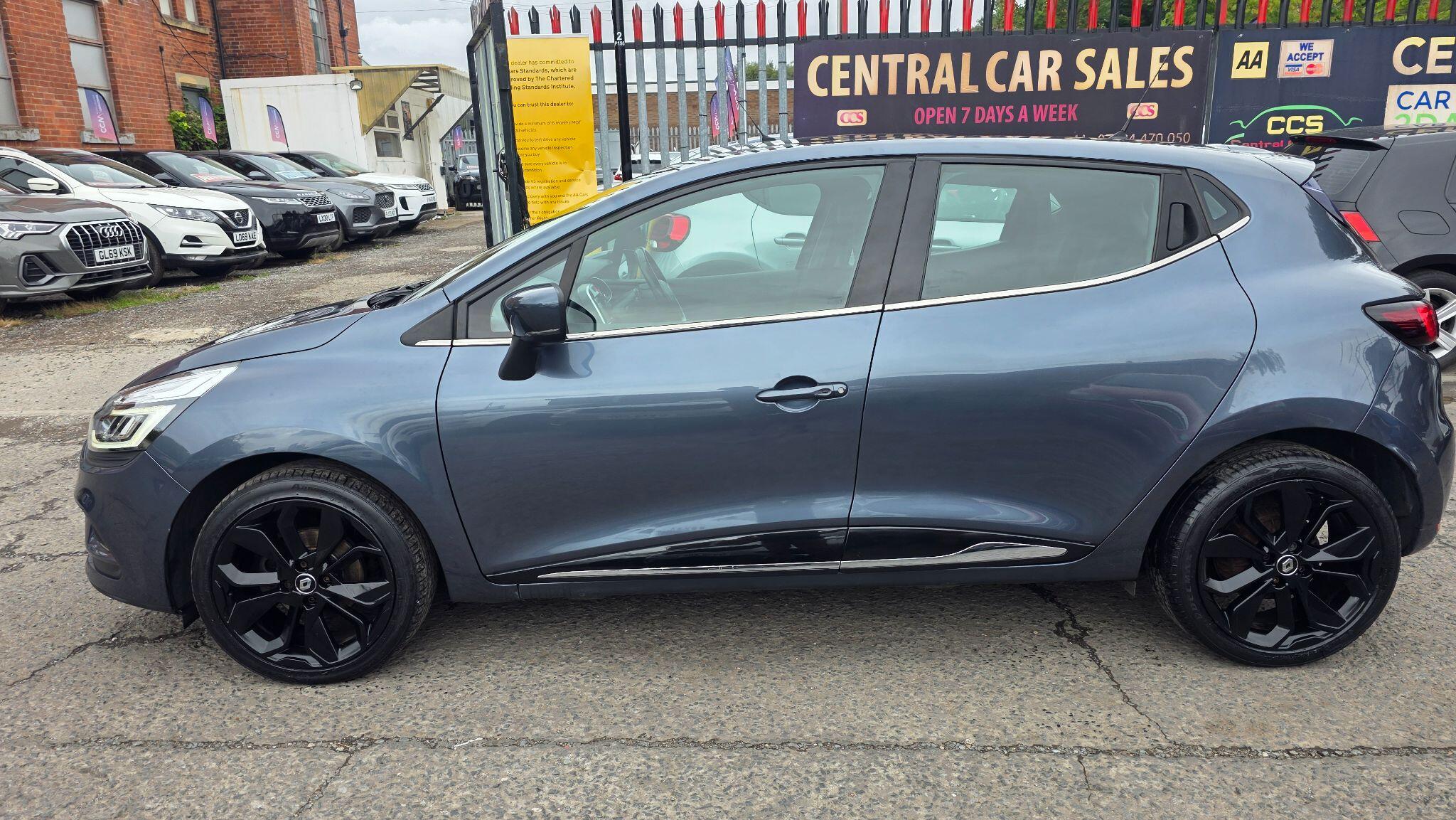 Renault Clio - Image 13